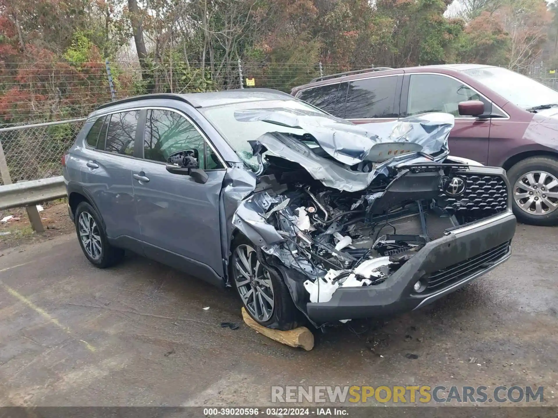 1 Photograph of a damaged car 7MUEAAAGXNV014860 TOYOTA COROLLA CROSS 2022