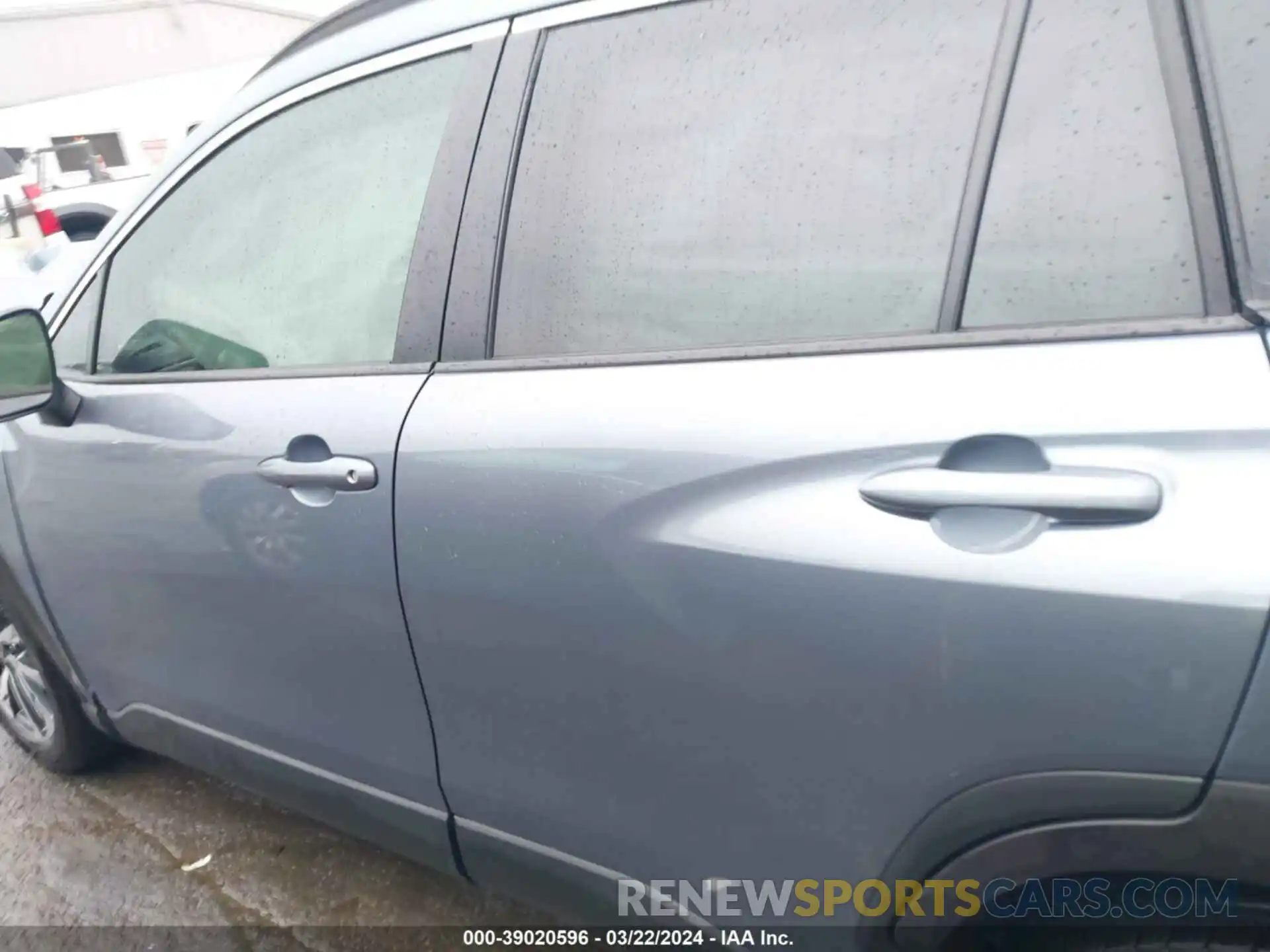 14 Photograph of a damaged car 7MUEAAAGXNV014860 TOYOTA COROLLA CROSS 2022