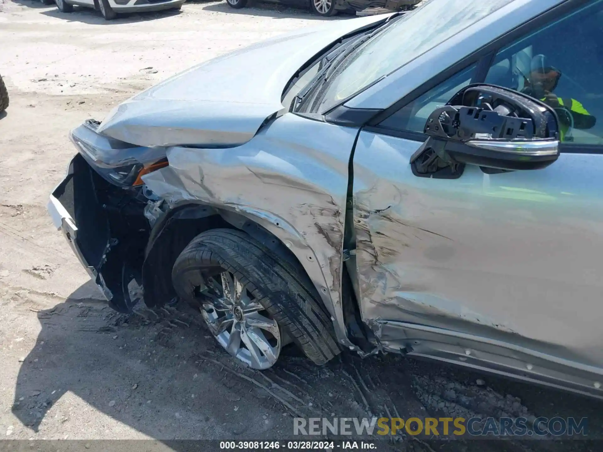 17 Photograph of a damaged car 7MUCAAAG4PV057973 TOYOTA COROLLA CROSS 2023