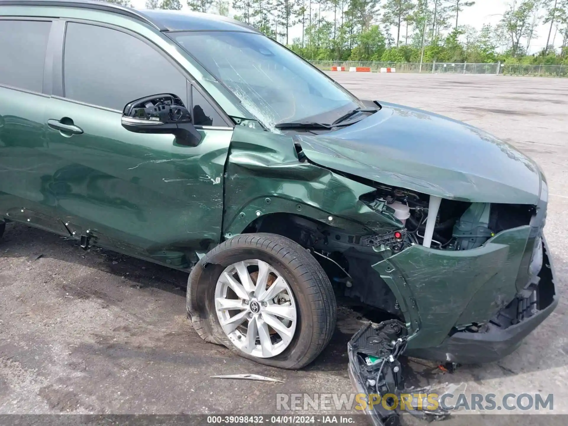 6 Photograph of a damaged car 7MUCAAAG5PV046867 TOYOTA COROLLA CROSS 2023