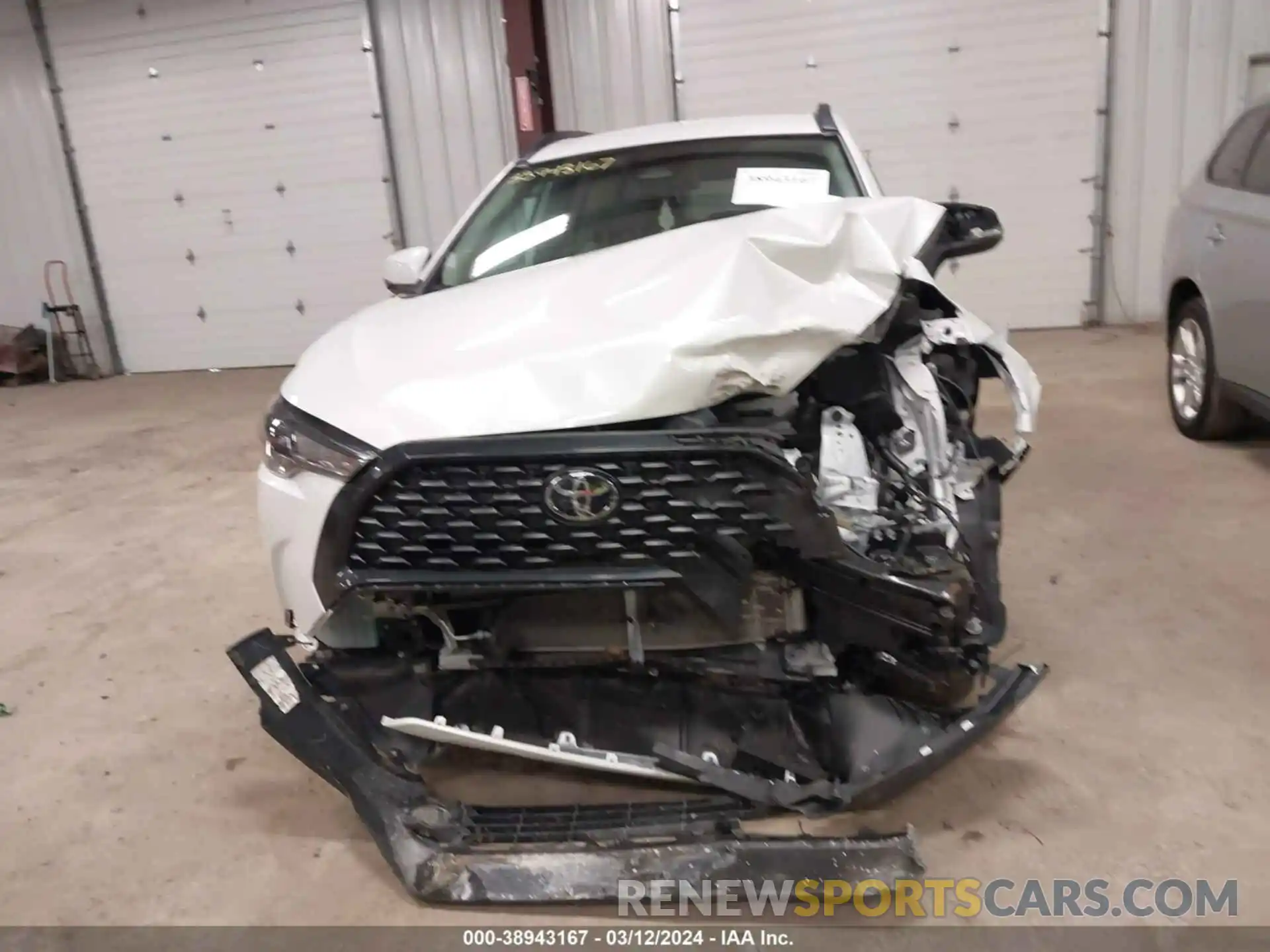 12 Photograph of a damaged car 7MUCAABGXPV049729 TOYOTA COROLLA CROSS 2023