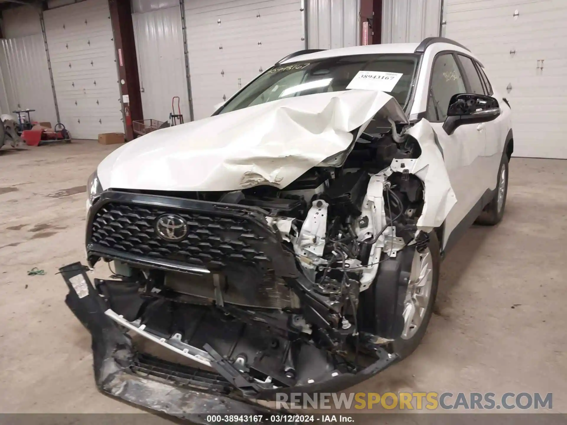 6 Photograph of a damaged car 7MUCAABGXPV049729 TOYOTA COROLLA CROSS 2023