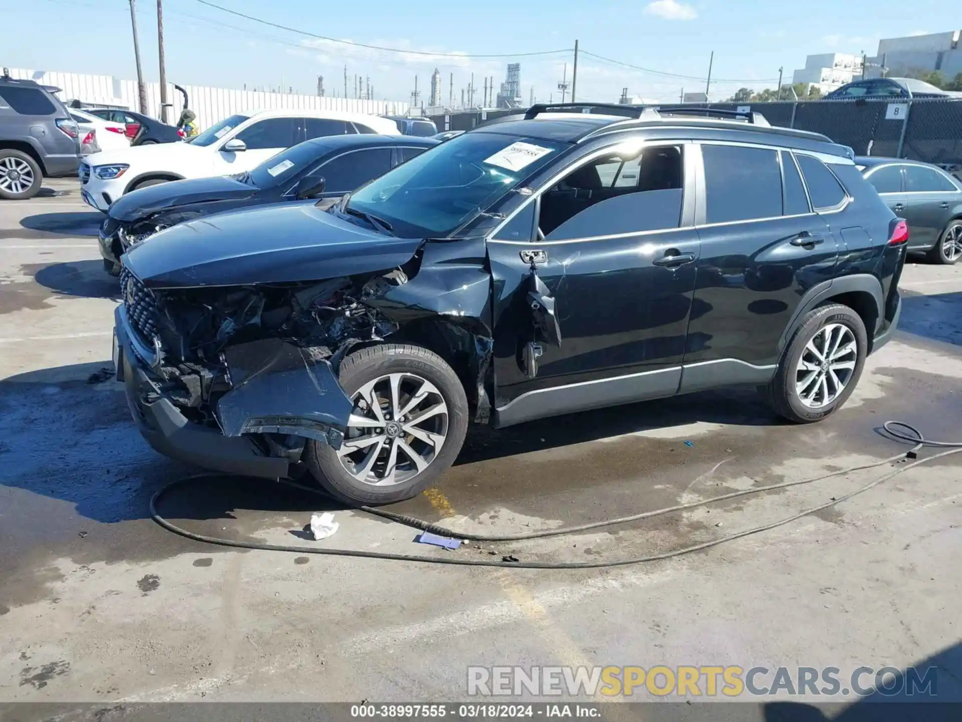 2 Photograph of a damaged car 7MUDAAAG8PV039481 TOYOTA COROLLA CROSS 2023