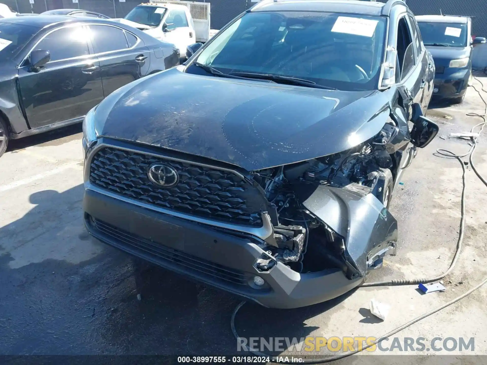 6 Photograph of a damaged car 7MUDAAAG8PV039481 TOYOTA COROLLA CROSS 2023