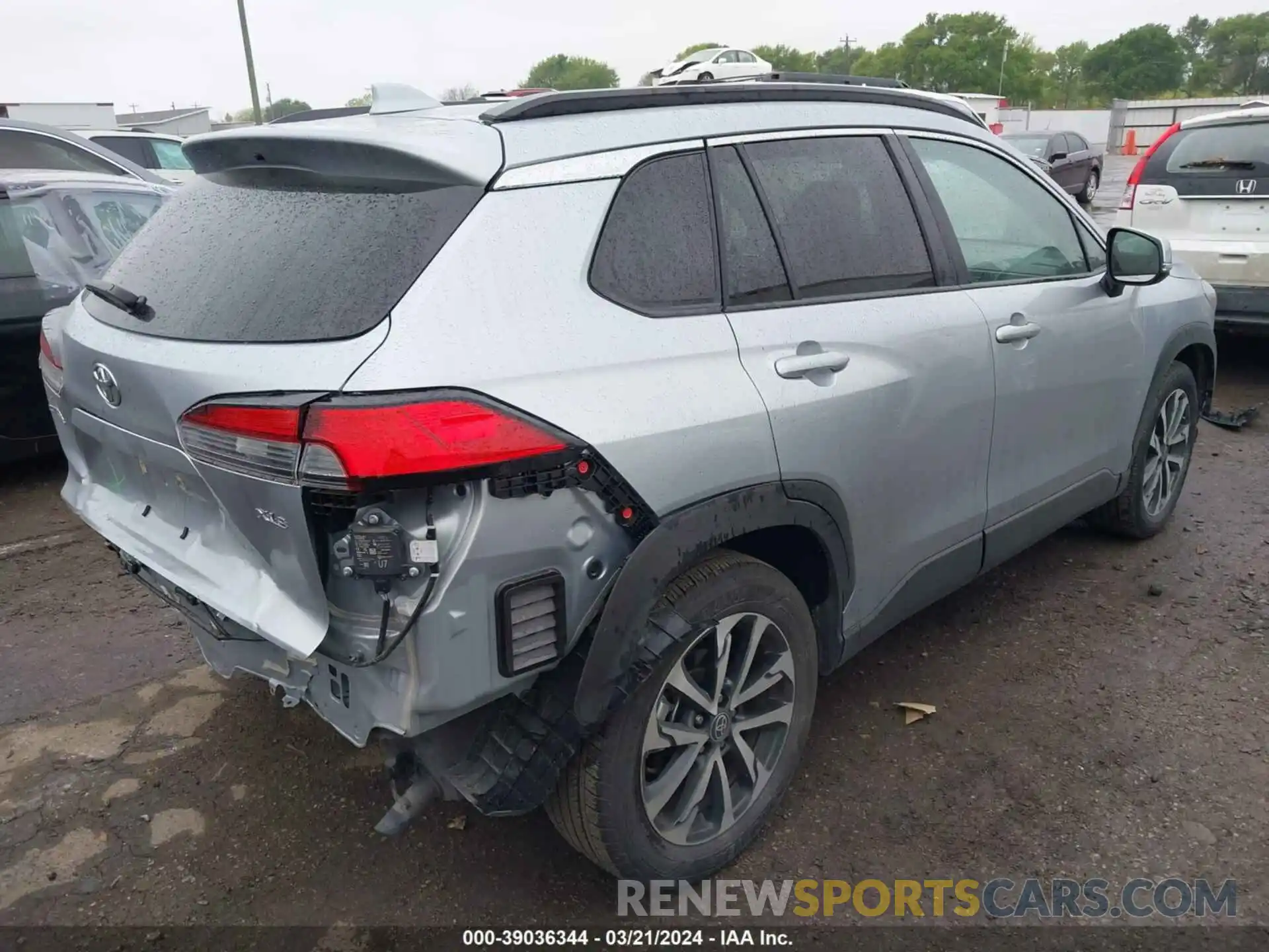 4 Photograph of a damaged car 7MUEAAAGXPV053547 TOYOTA COROLLA CROSS 2023