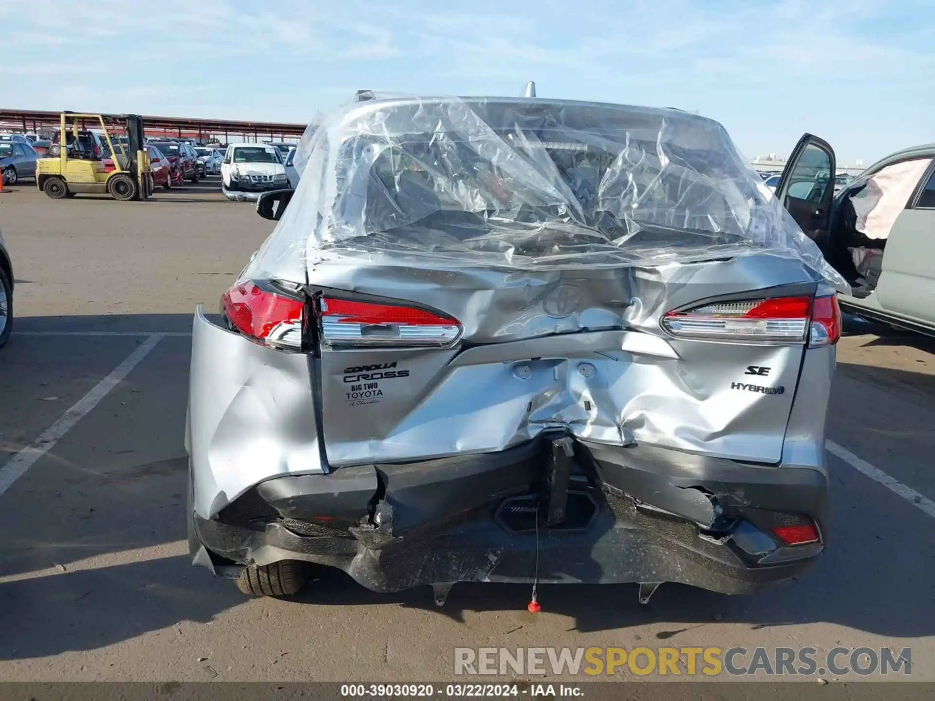 6 Photograph of a damaged car 7MUFBABG4PV009883 TOYOTA COROLLA CROSS 2023