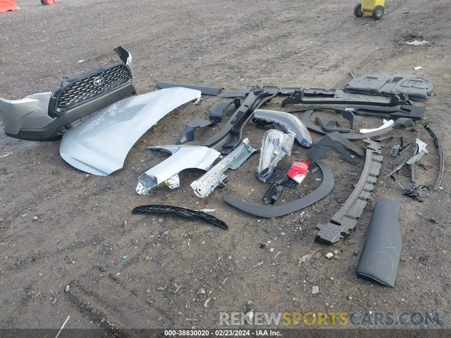 12 Фотография поврежденного автомобиля 7MUCAAAG7RV076357 TOYOTA COROLLA CROSS 2024