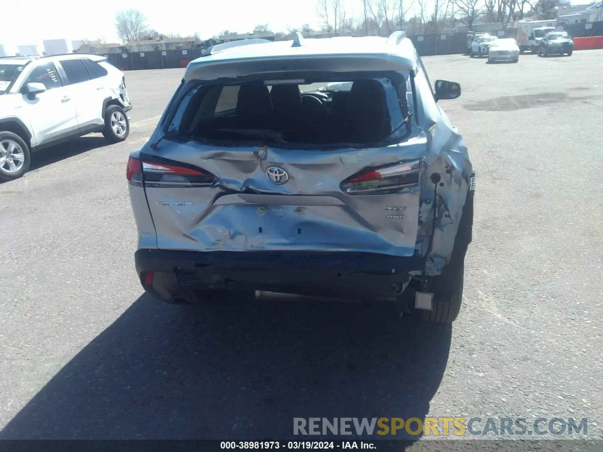 16 Photograph of a damaged car 7MUEAABGXRV080622 TOYOTA COROLLA CROSS 2024