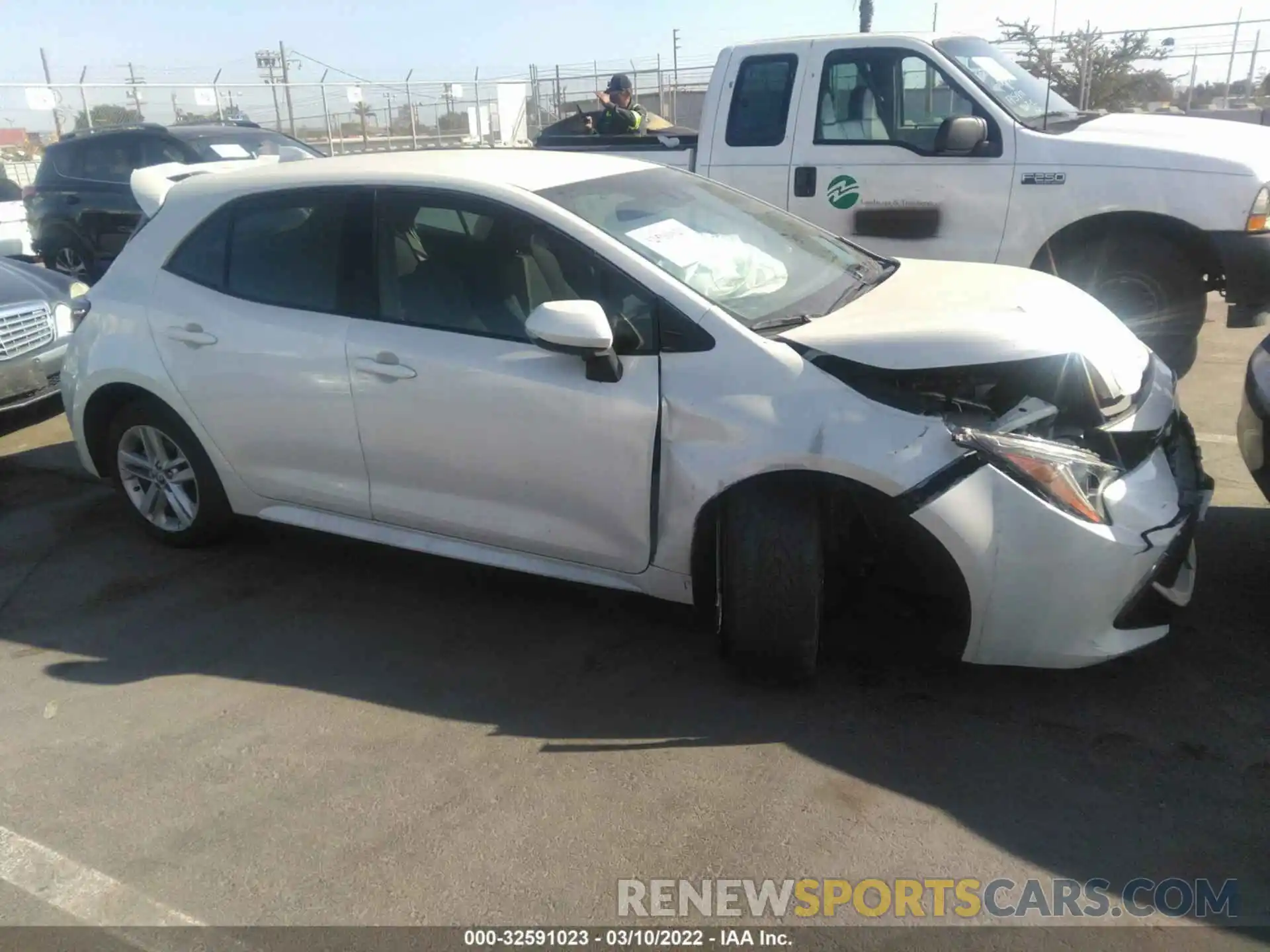 1 Photograph of a damaged car JTNK4RBE0K3067365 TOYOTA COROLLA HATCHBACK 2019