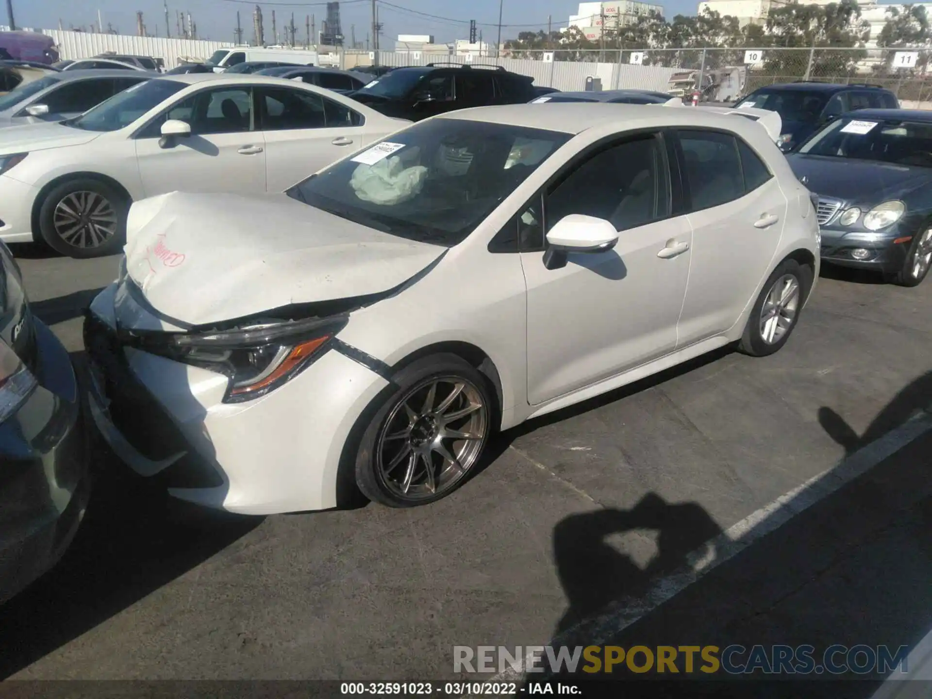 2 Photograph of a damaged car JTNK4RBE0K3067365 TOYOTA COROLLA HATCHBACK 2019