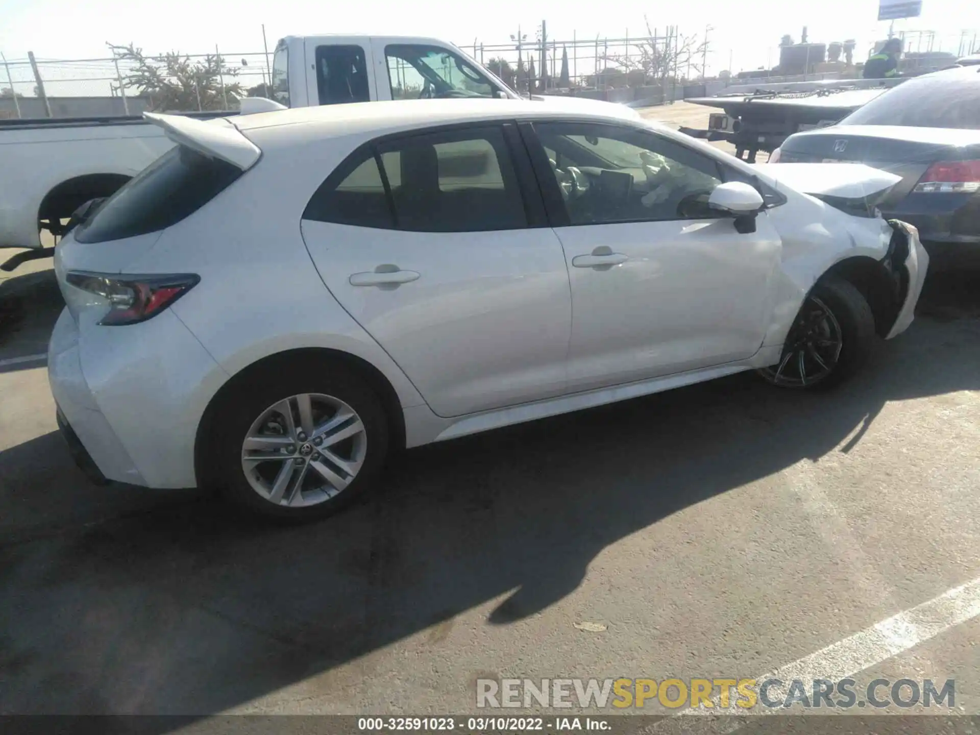 4 Photograph of a damaged car JTNK4RBE0K3067365 TOYOTA COROLLA HATCHBACK 2019