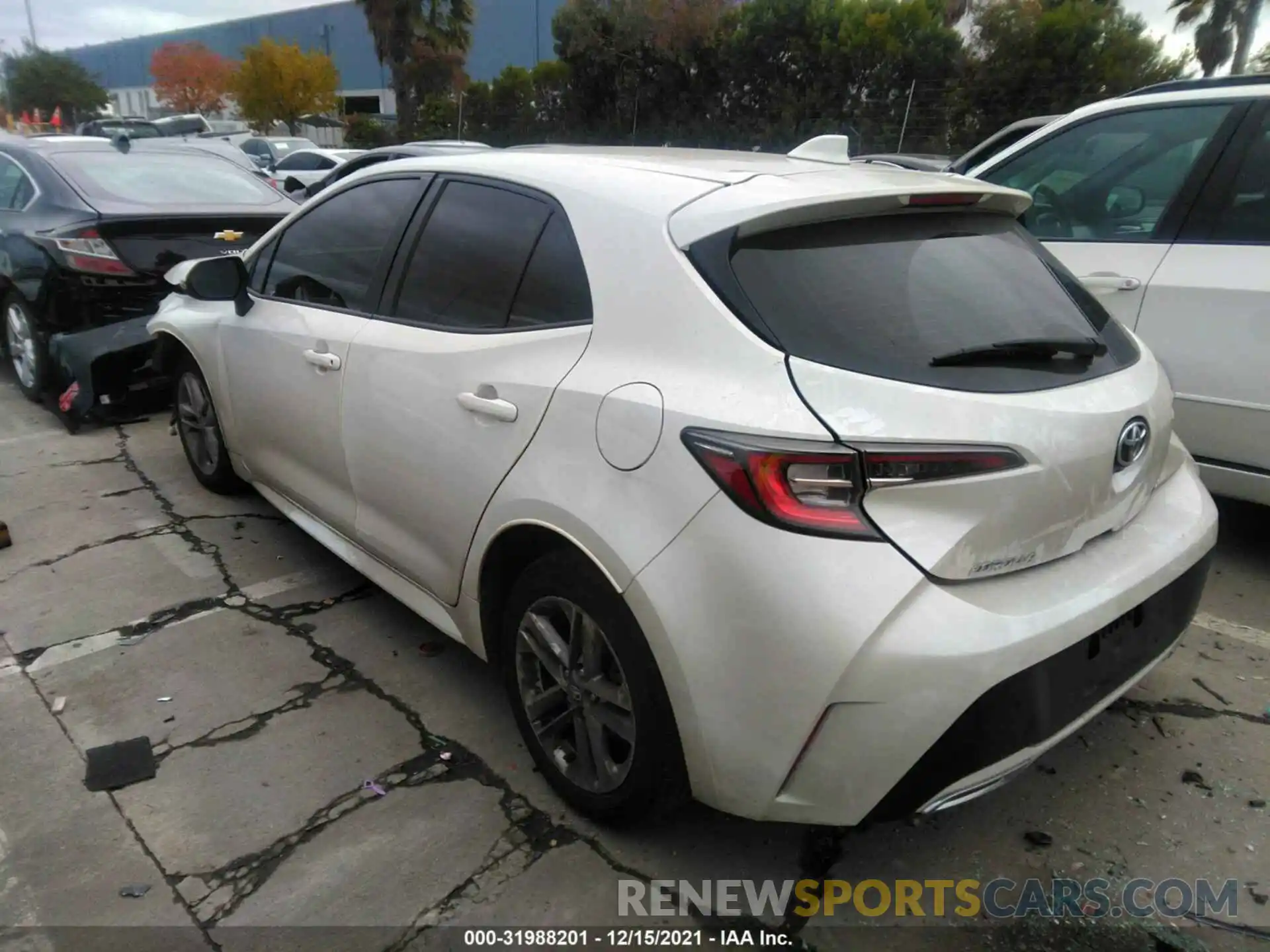 3 Photograph of a damaged car JTNK4RBE2K3038885 TOYOTA COROLLA HATCHBACK 2019