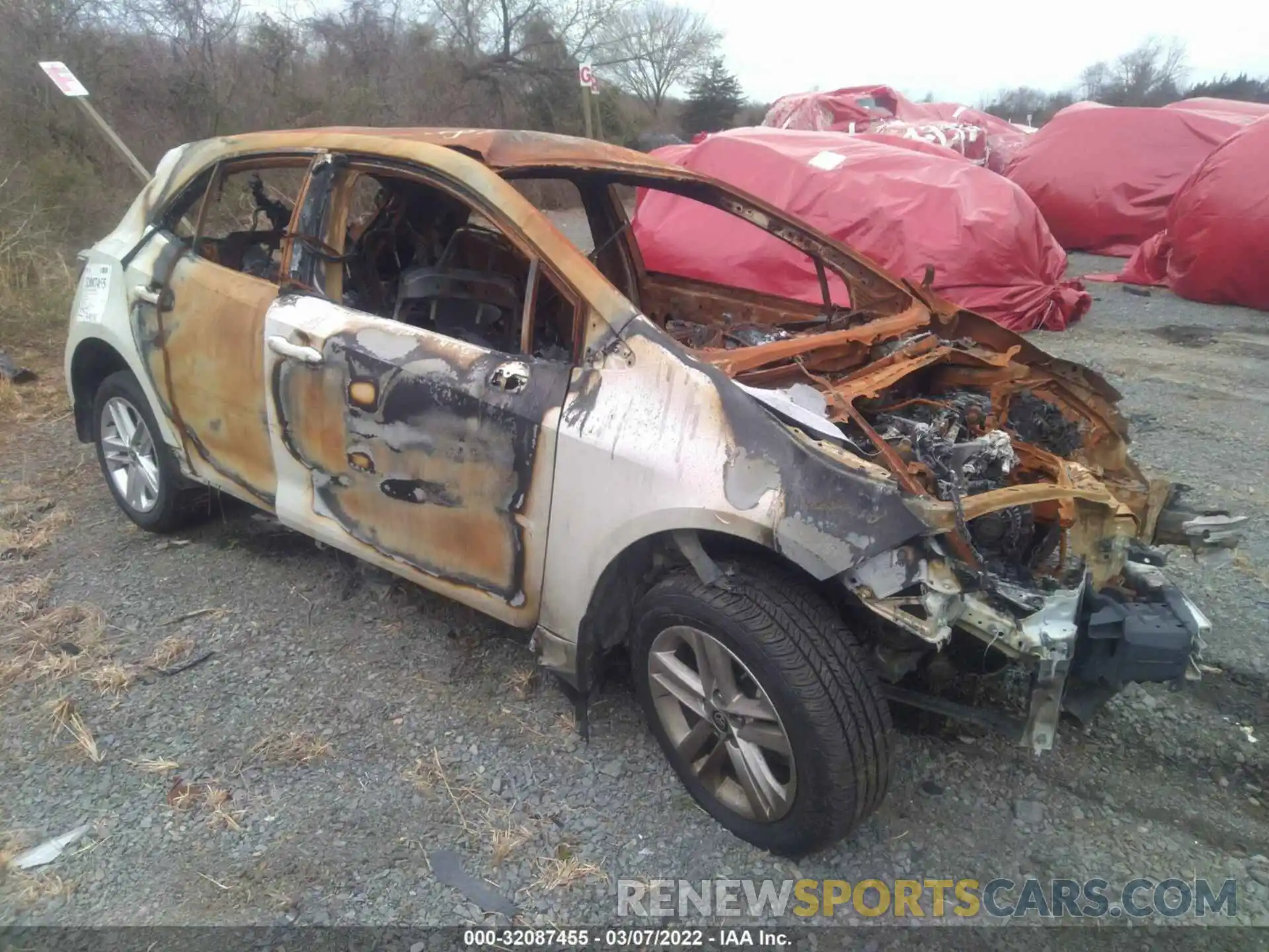 1 Photograph of a damaged car JTNK4RBE2K3049725 TOYOTA COROLLA HATCHBACK 2019