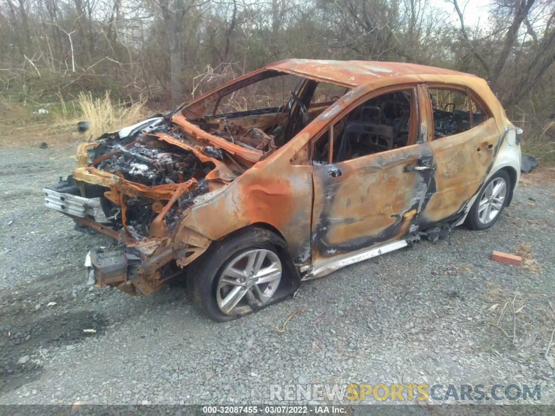 2 Photograph of a damaged car JTNK4RBE2K3049725 TOYOTA COROLLA HATCHBACK 2019