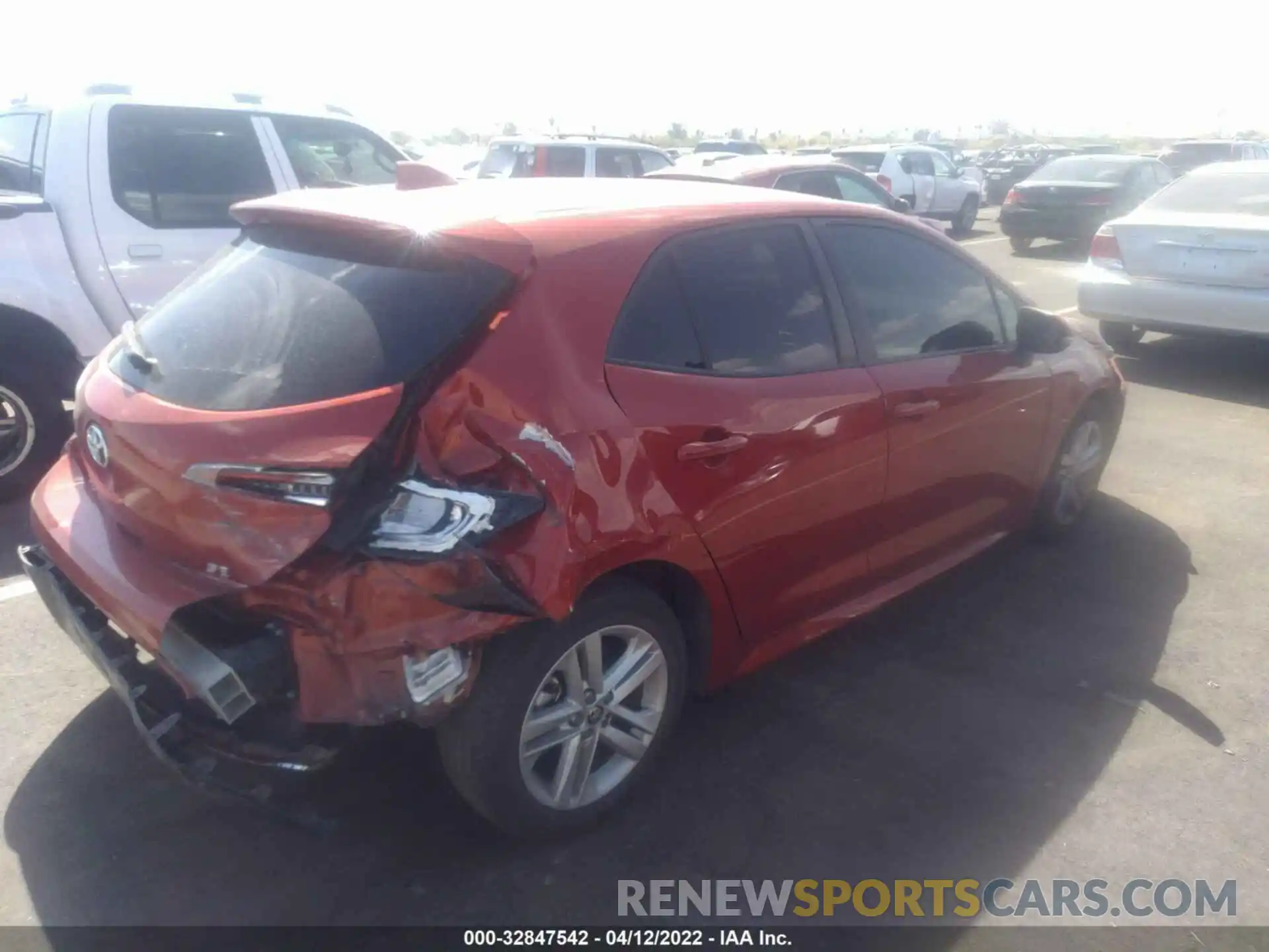 4 Photograph of a damaged car JTNK4RBE3K3039785 TOYOTA COROLLA HATCHBACK 2019