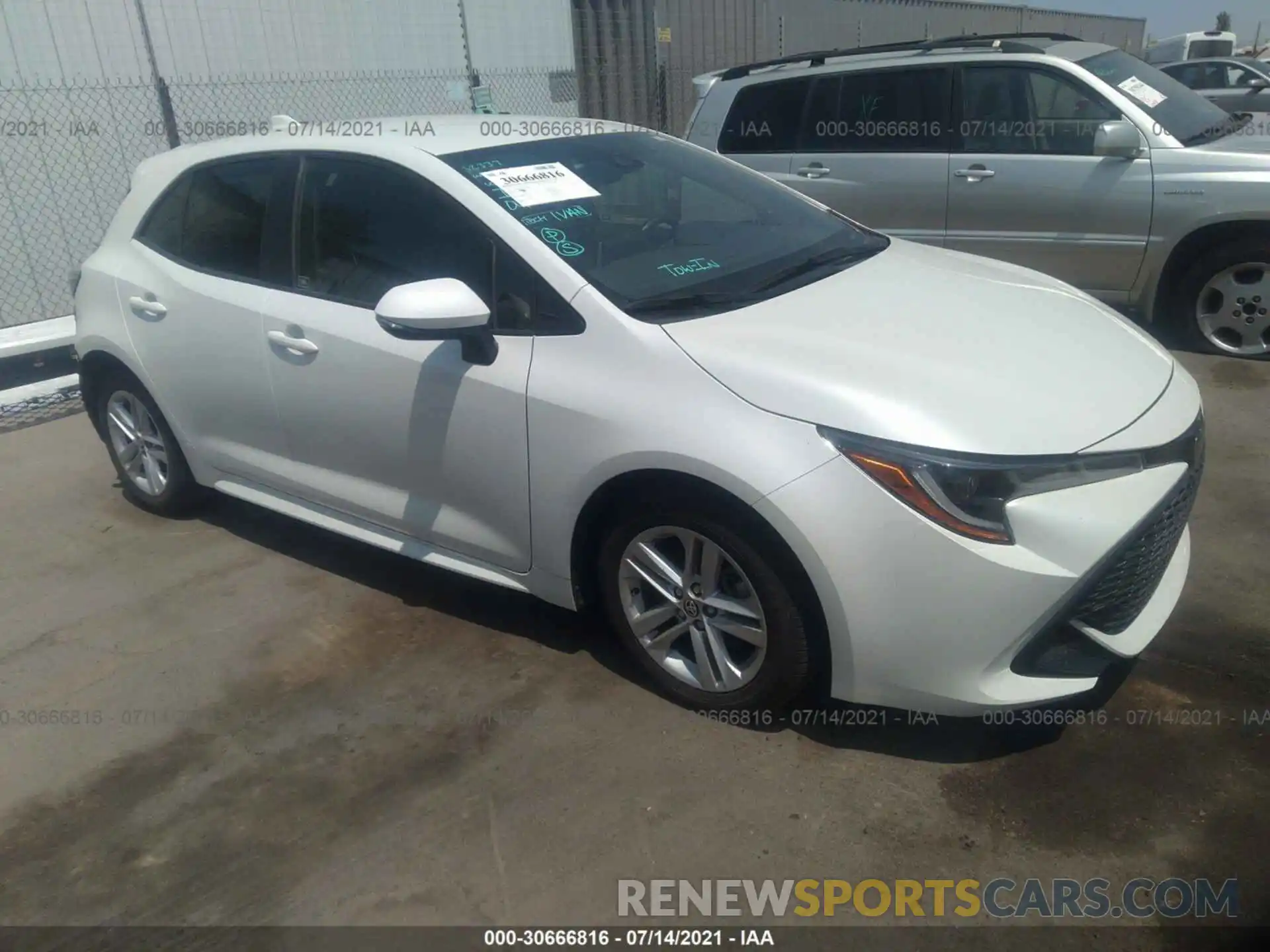 1 Photograph of a damaged car JTNK4RBE3K3050544 TOYOTA COROLLA HATCHBACK 2019