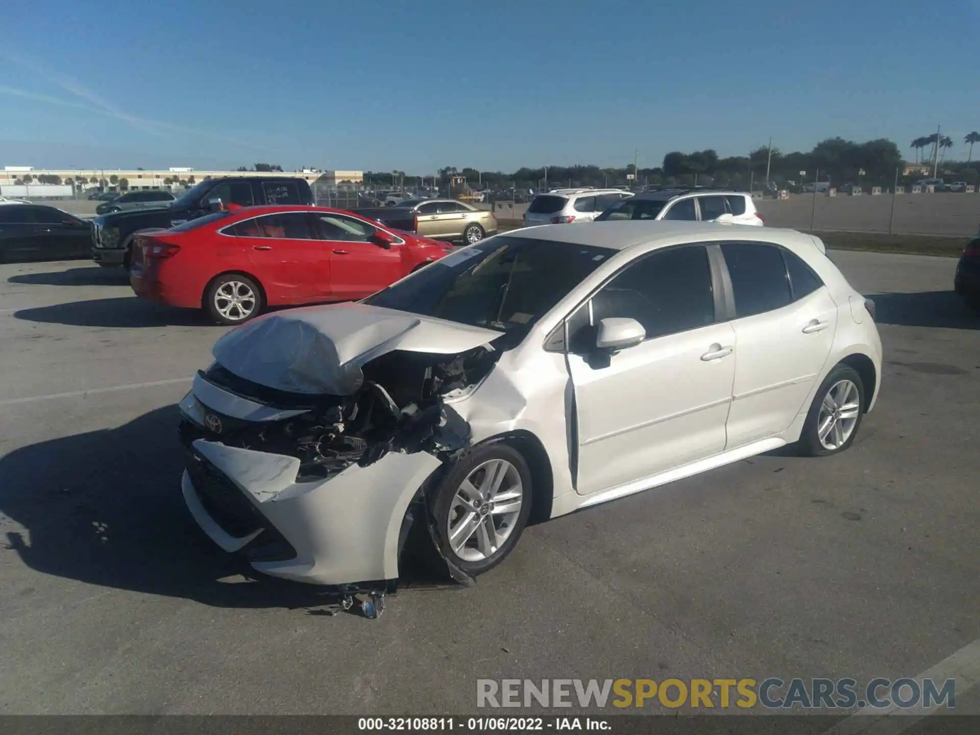 2 Фотография поврежденного автомобиля JTNK4RBE4K3002499 TOYOTA COROLLA HATCHBACK 2019