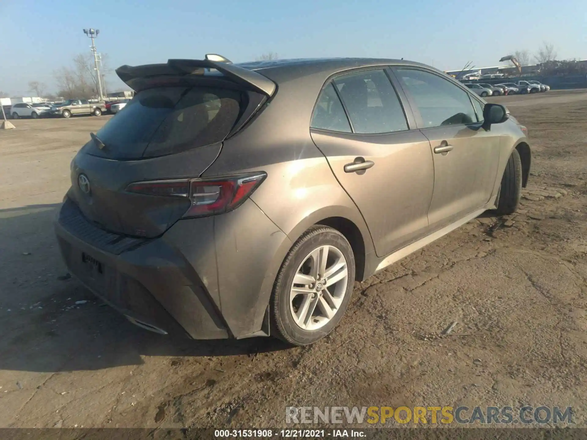 4 Photograph of a damaged car JTNK4RBE5K3000938 TOYOTA COROLLA HATCHBACK 2019