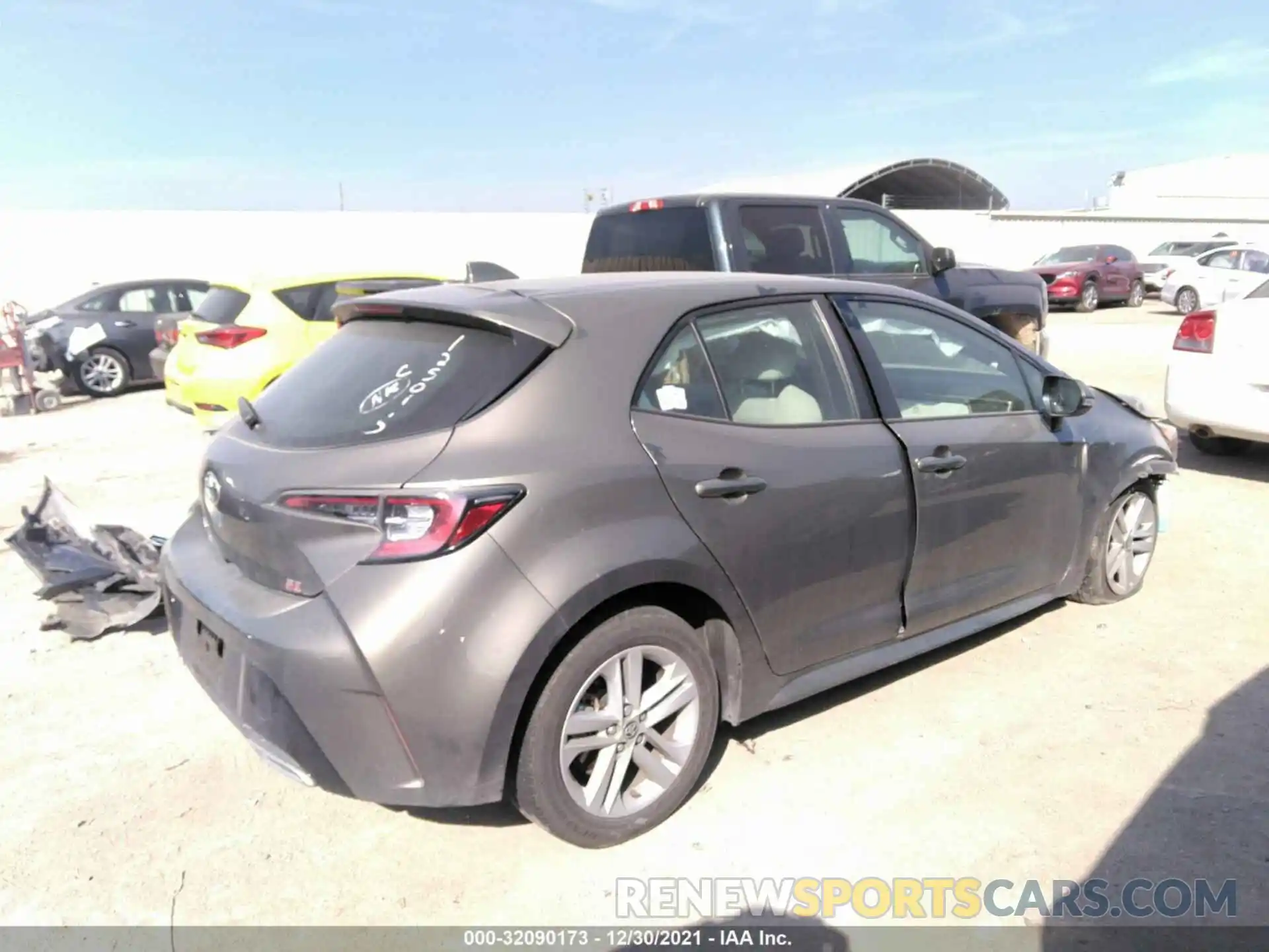 4 Photograph of a damaged car JTNK4RBE7K3012010 TOYOTA COROLLA HATCHBACK 2019