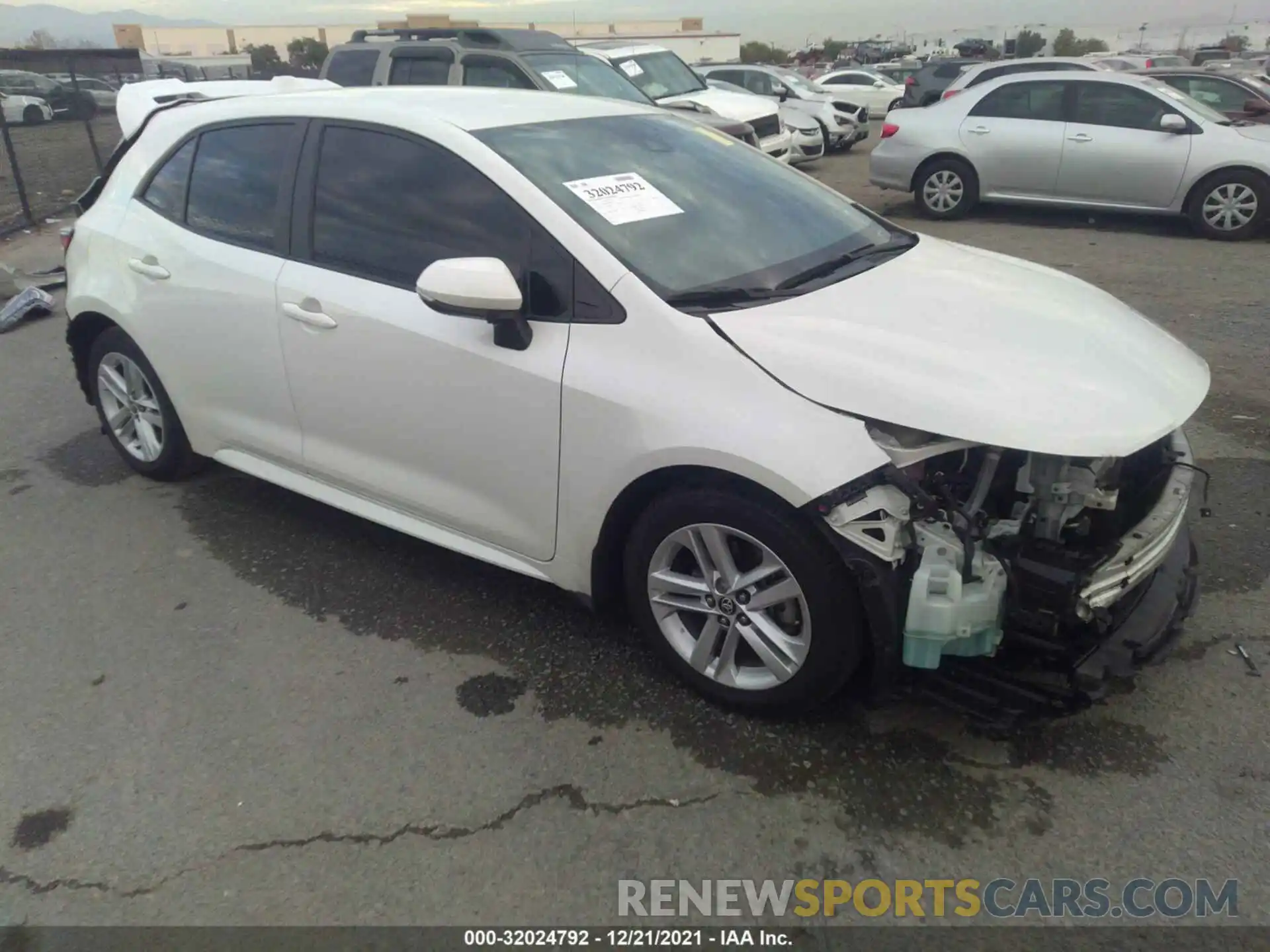 1 Photograph of a damaged car JTNK4RBE8K3027096 TOYOTA COROLLA HATCHBACK 2019