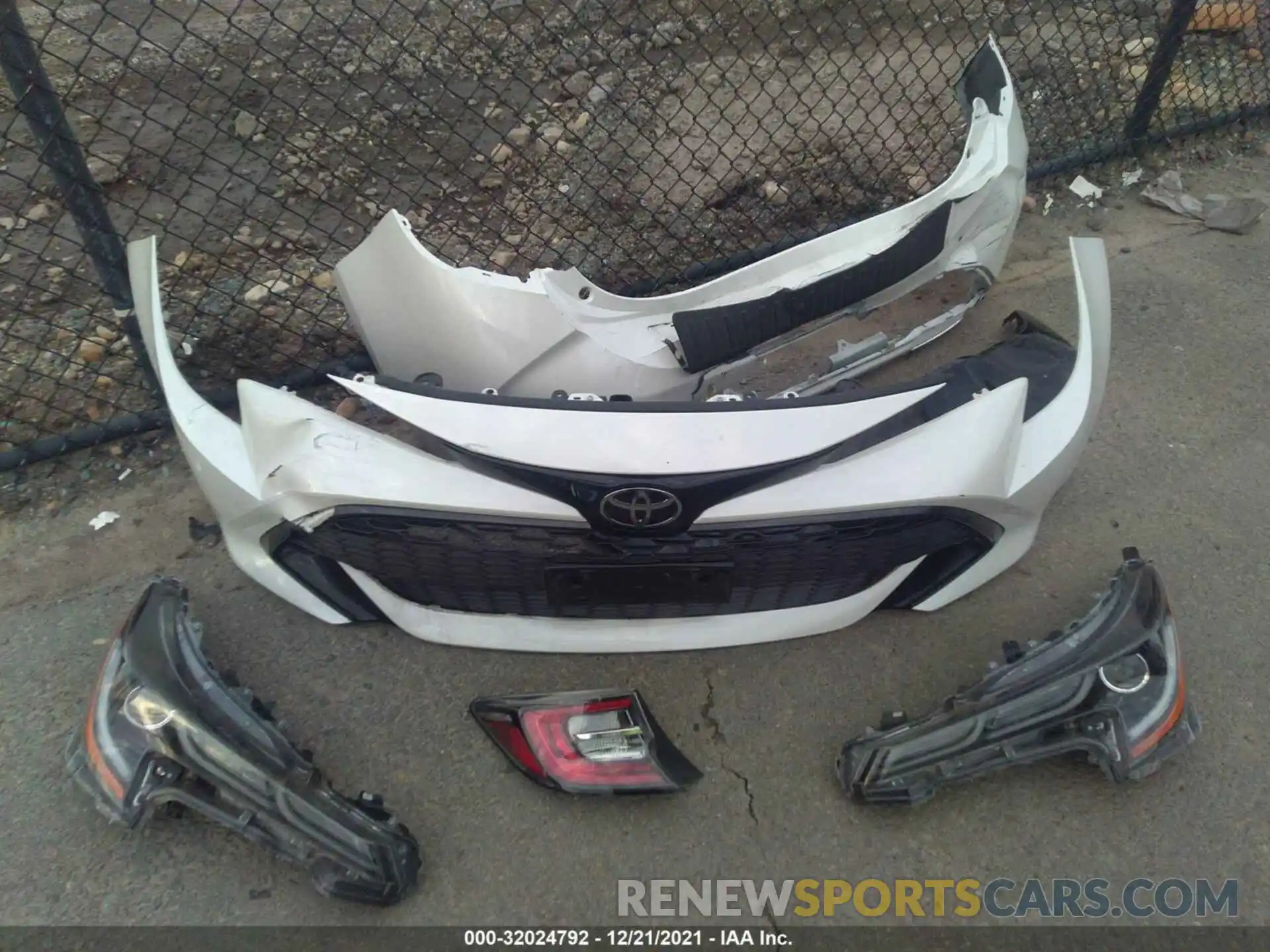 12 Photograph of a damaged car JTNK4RBE8K3027096 TOYOTA COROLLA HATCHBACK 2019