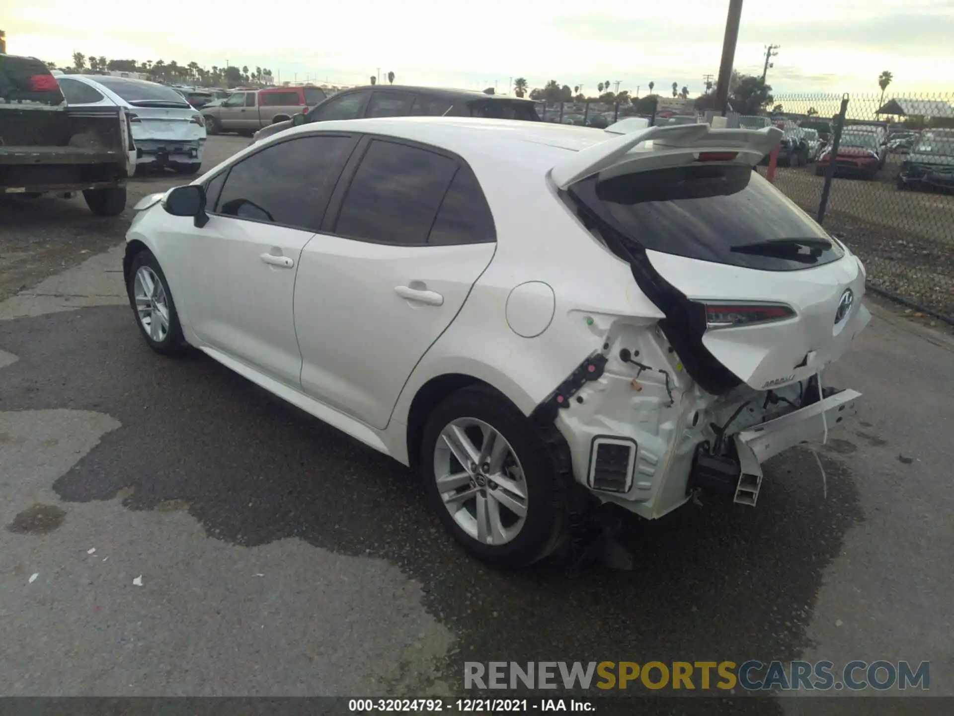 3 Photograph of a damaged car JTNK4RBE8K3027096 TOYOTA COROLLA HATCHBACK 2019