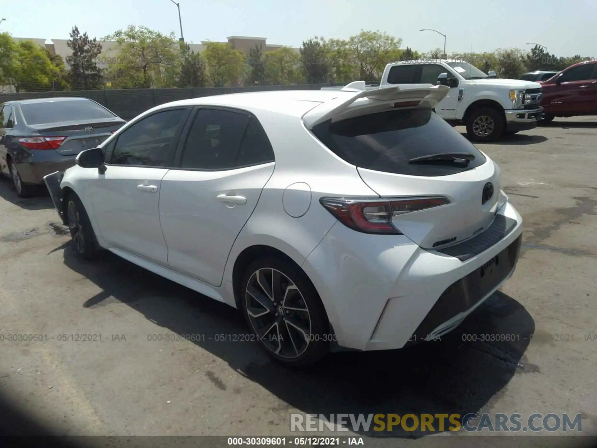 3 Фотография поврежденного автомобиля JTNK4RBE8K3039569 TOYOTA COROLLA HATCHBACK 2019