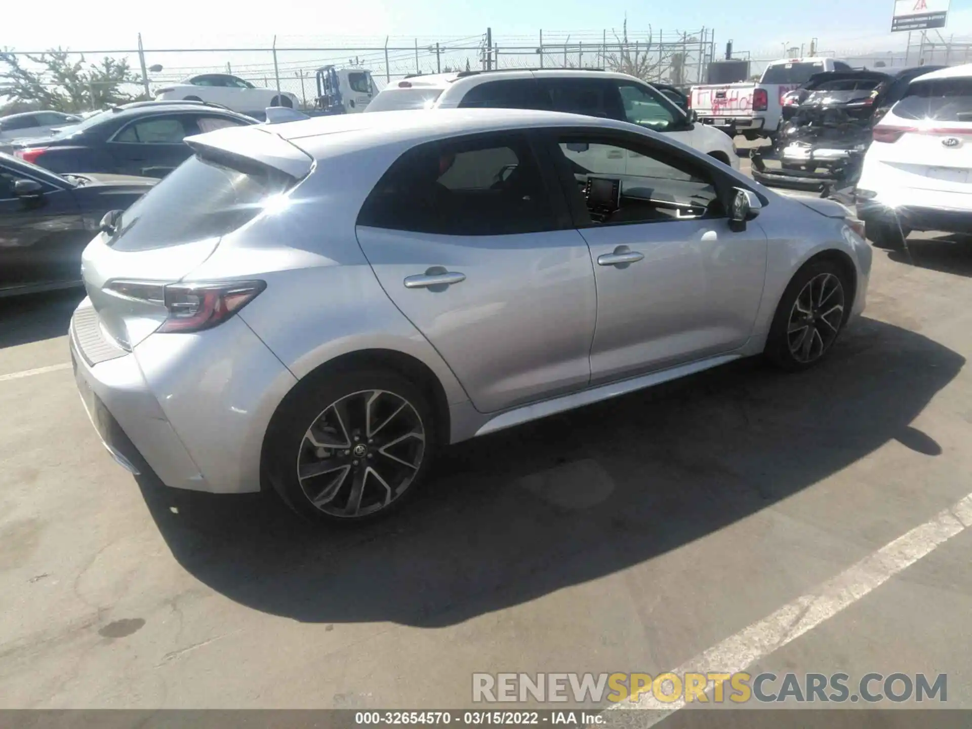 4 Photograph of a damaged car JTNK4RBE9K3043937 TOYOTA COROLLA HATCHBACK 2019