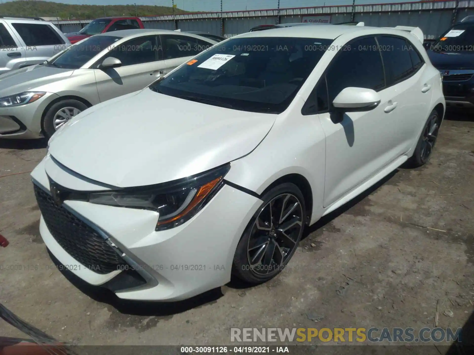 2 Фотография поврежденного автомобиля JTNK4RBEXK3002085 TOYOTA COROLLA HATCHBACK 2019