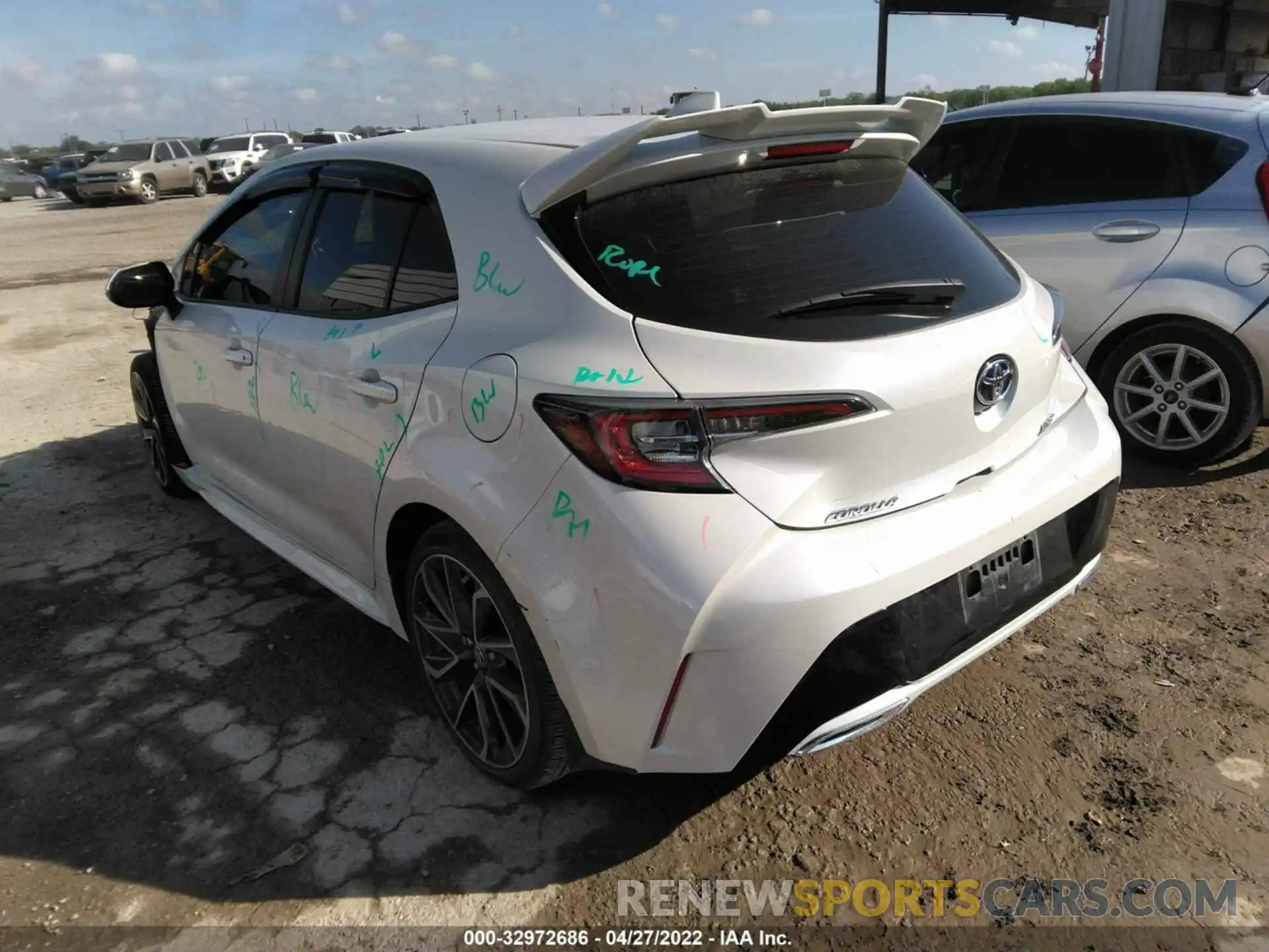 3 Фотография поврежденного автомобиля JTNK4RBEXK3028959 TOYOTA COROLLA HATCHBACK 2019