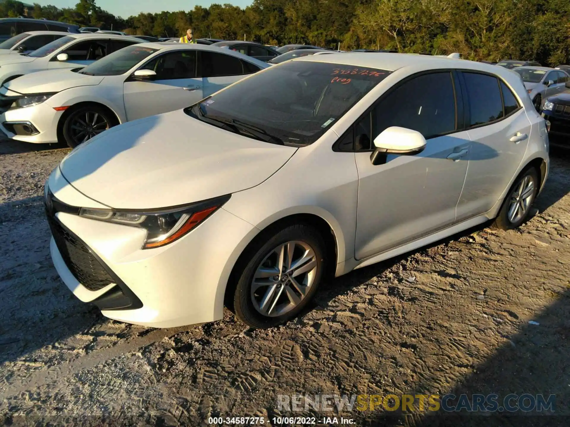 2 Photograph of a damaged car JTNB4RBE5L3096412 TOYOTA COROLLA HATCHBACK 2020