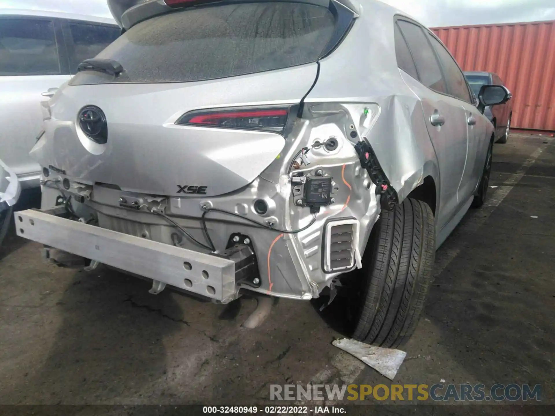 6 Photograph of a damaged car JTNC4RBE0L3075844 TOYOTA COROLLA HATCHBACK 2020