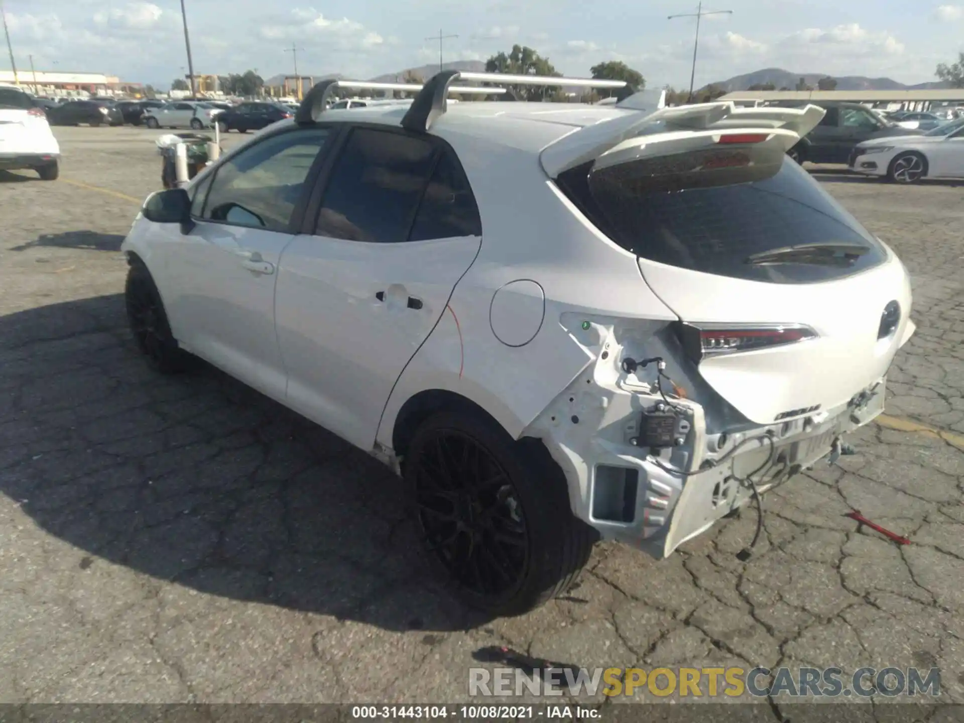 3 Photograph of a damaged car JTNC4RBE0L3085161 TOYOTA COROLLA HATCHBACK 2020