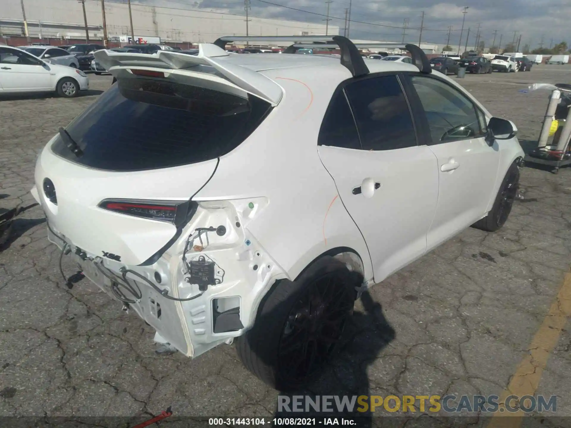 4 Photograph of a damaged car JTNC4RBE0L3085161 TOYOTA COROLLA HATCHBACK 2020