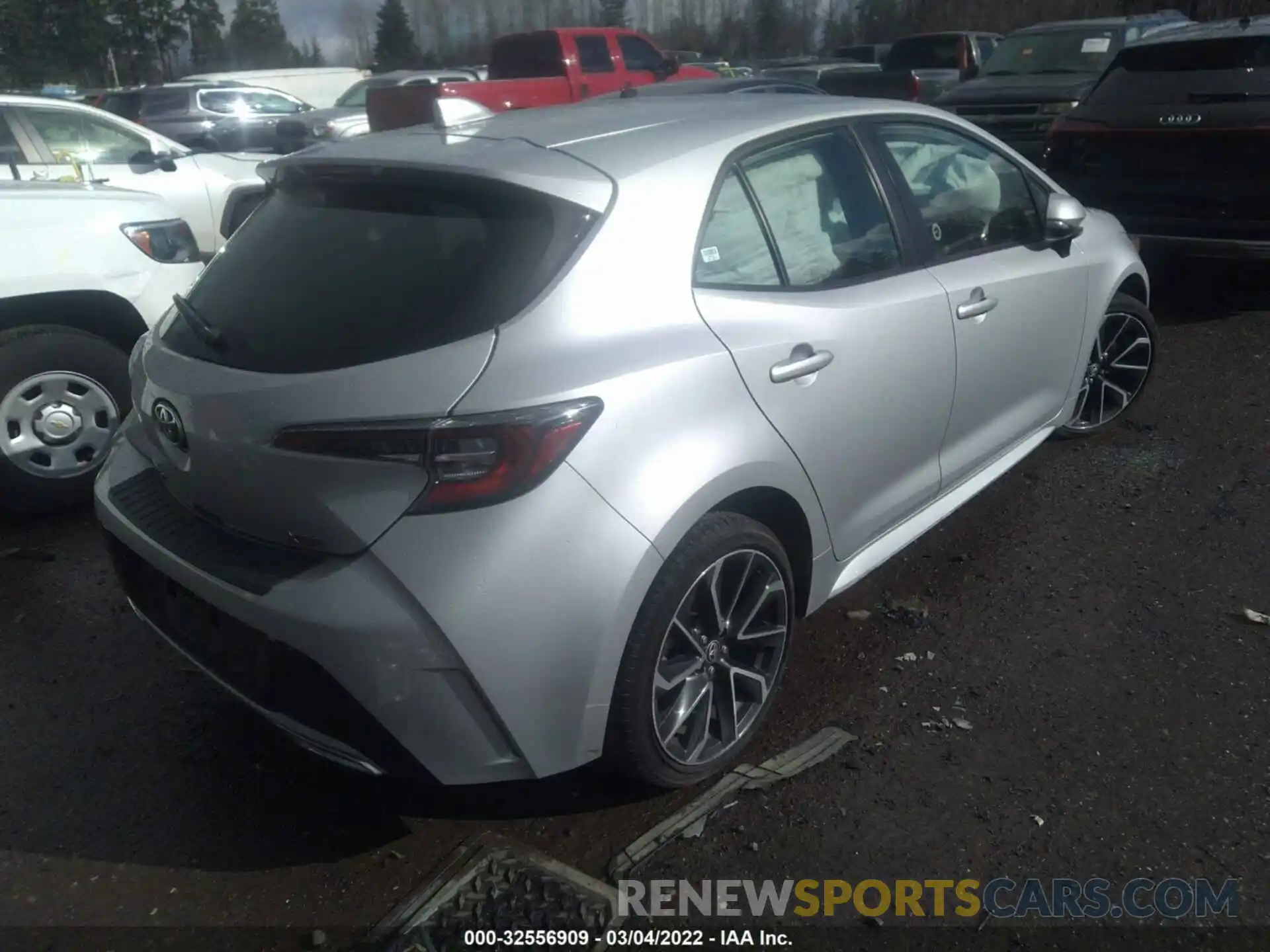 4 Photograph of a damaged car JTNC4RBE0L3097469 TOYOTA COROLLA HATCHBACK 2020