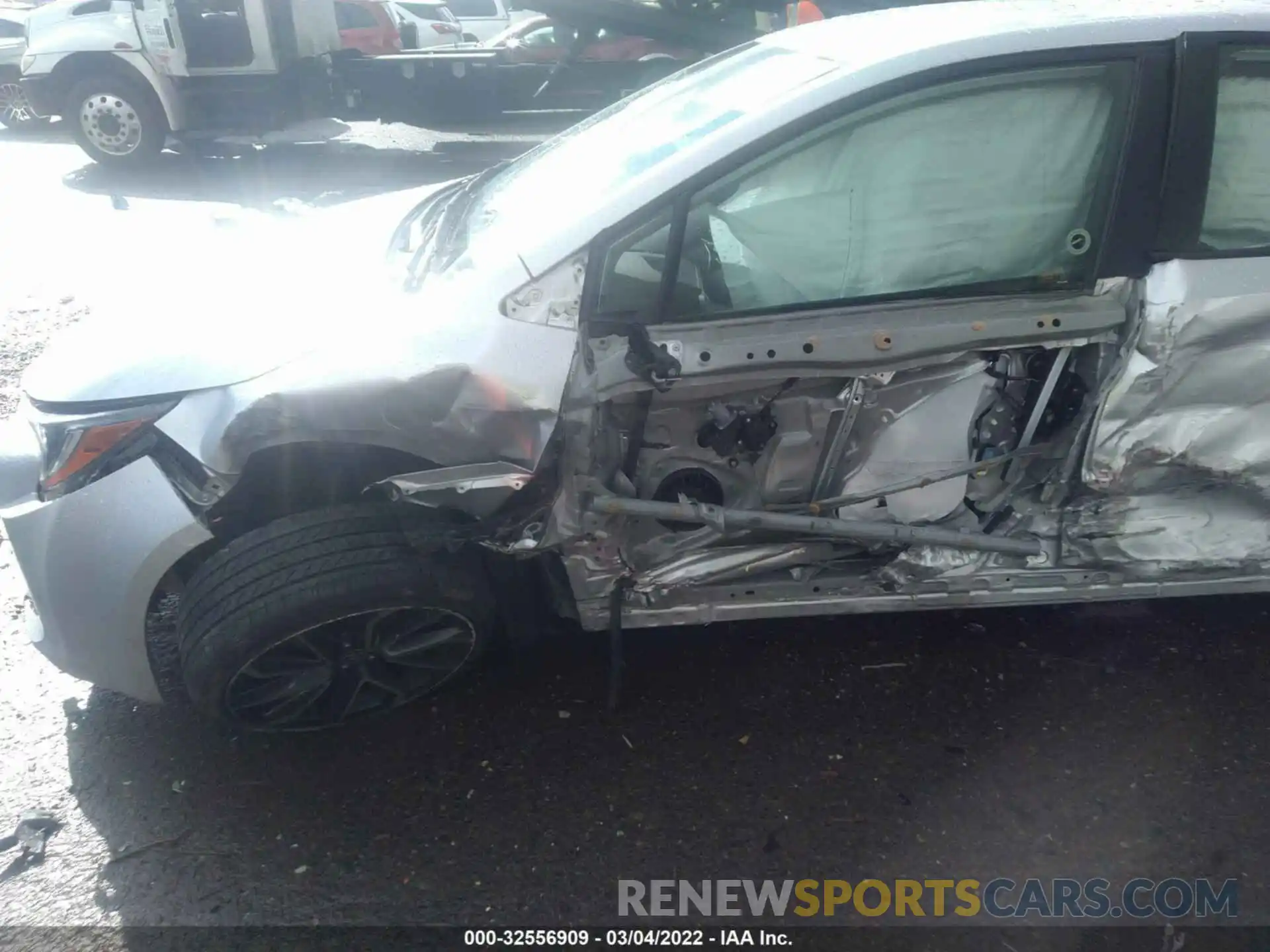 6 Photograph of a damaged car JTNC4RBE0L3097469 TOYOTA COROLLA HATCHBACK 2020