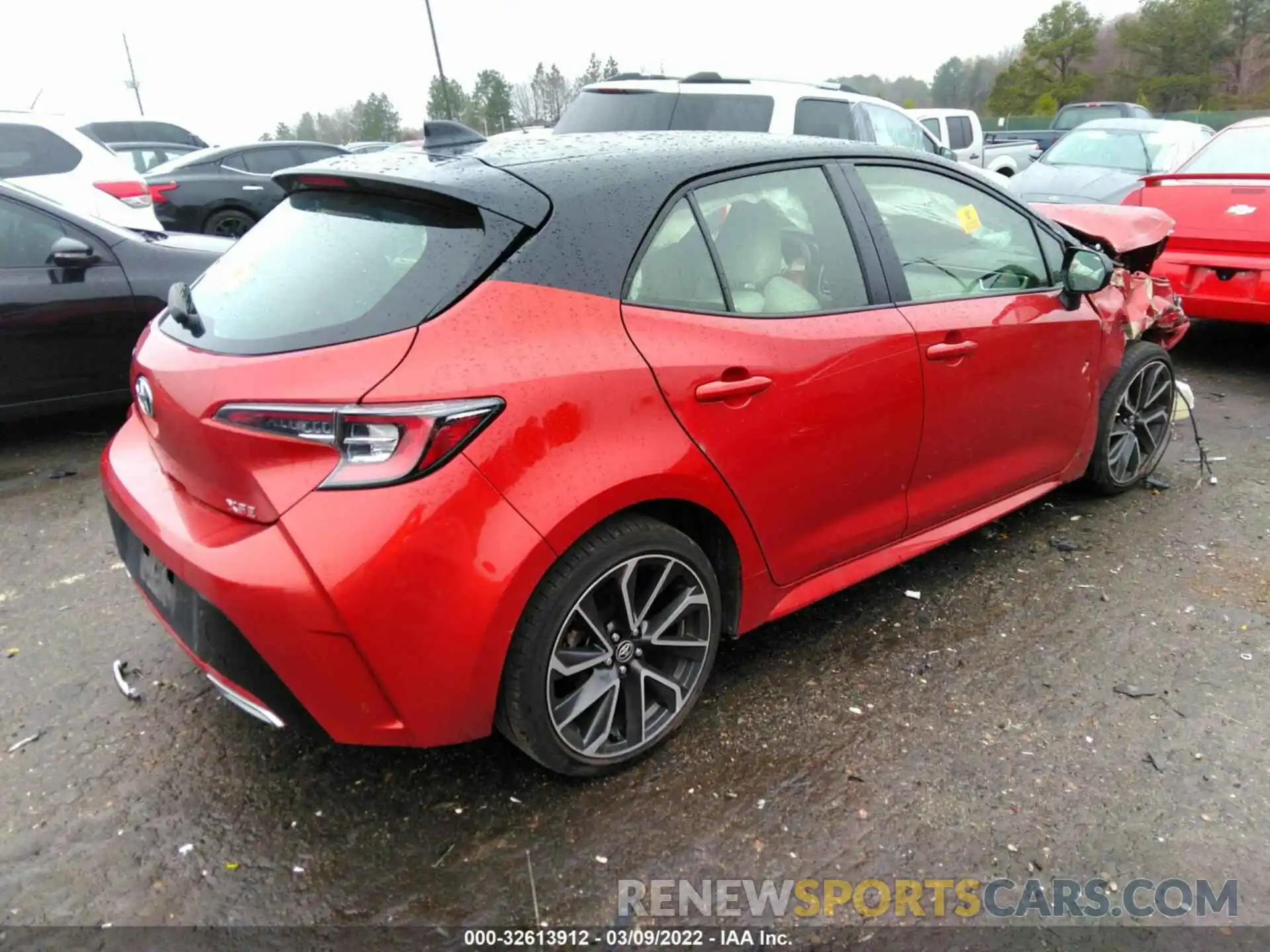 4 Photograph of a damaged car JTNC4RBE2L3089132 TOYOTA COROLLA HATCHBACK 2020