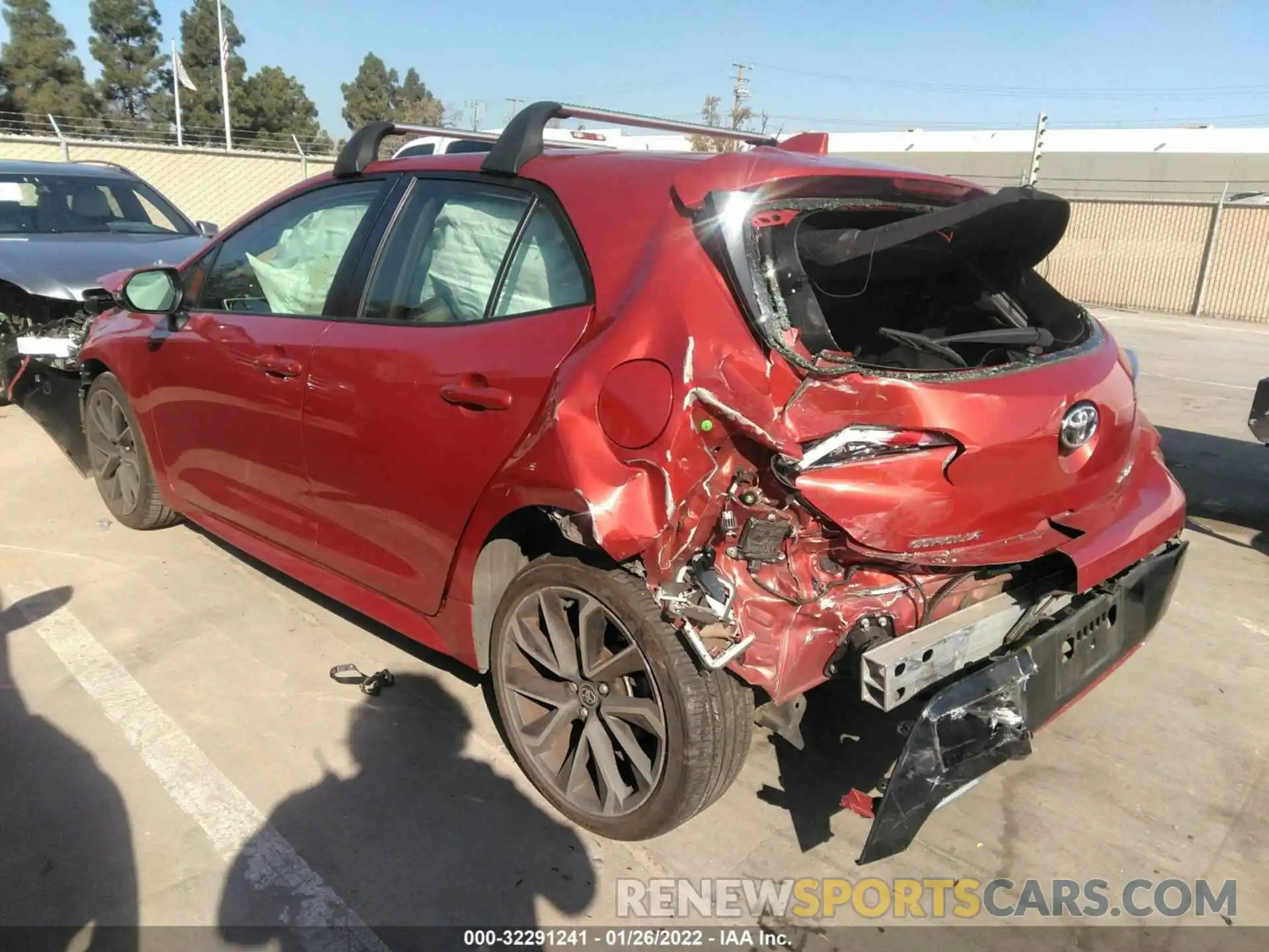 3 Photograph of a damaged car JTNC4RBE2L3094685 TOYOTA COROLLA HATCHBACK 2020