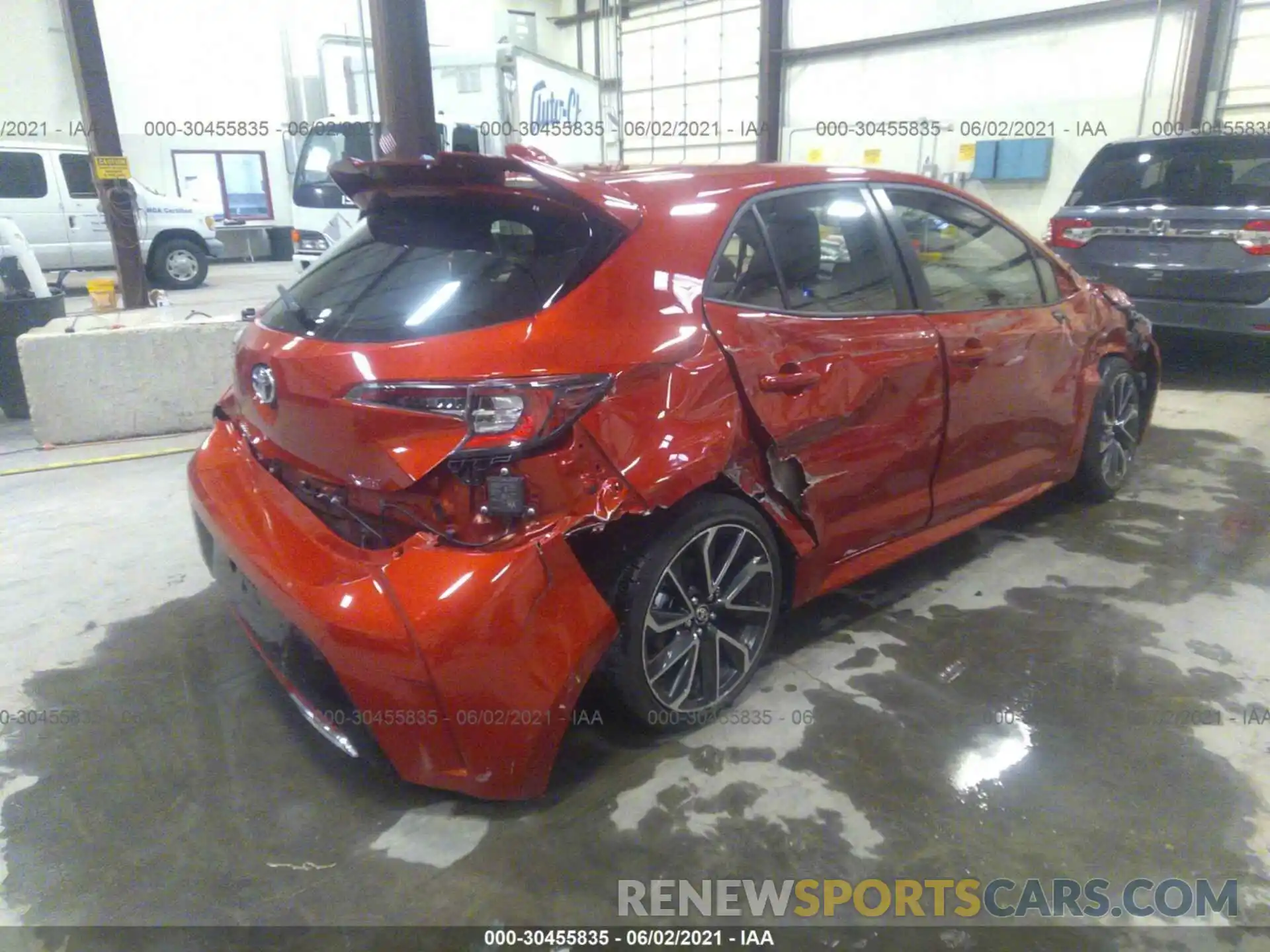 4 Photograph of a damaged car JTNC4RBE2L3095982 TOYOTA COROLLA HATCHBACK 2020