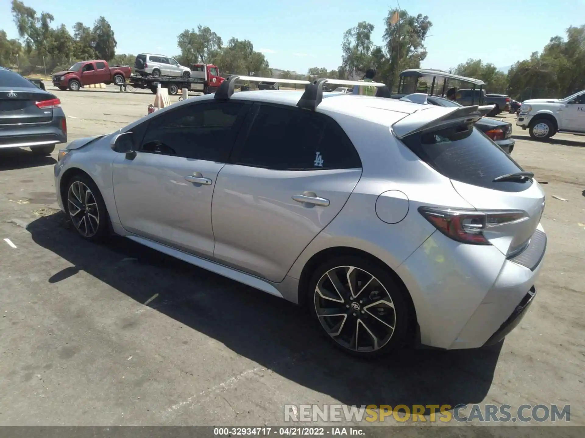 3 Photograph of a damaged car JTNC4RBE3L3083288 TOYOTA COROLLA HATCHBACK 2020