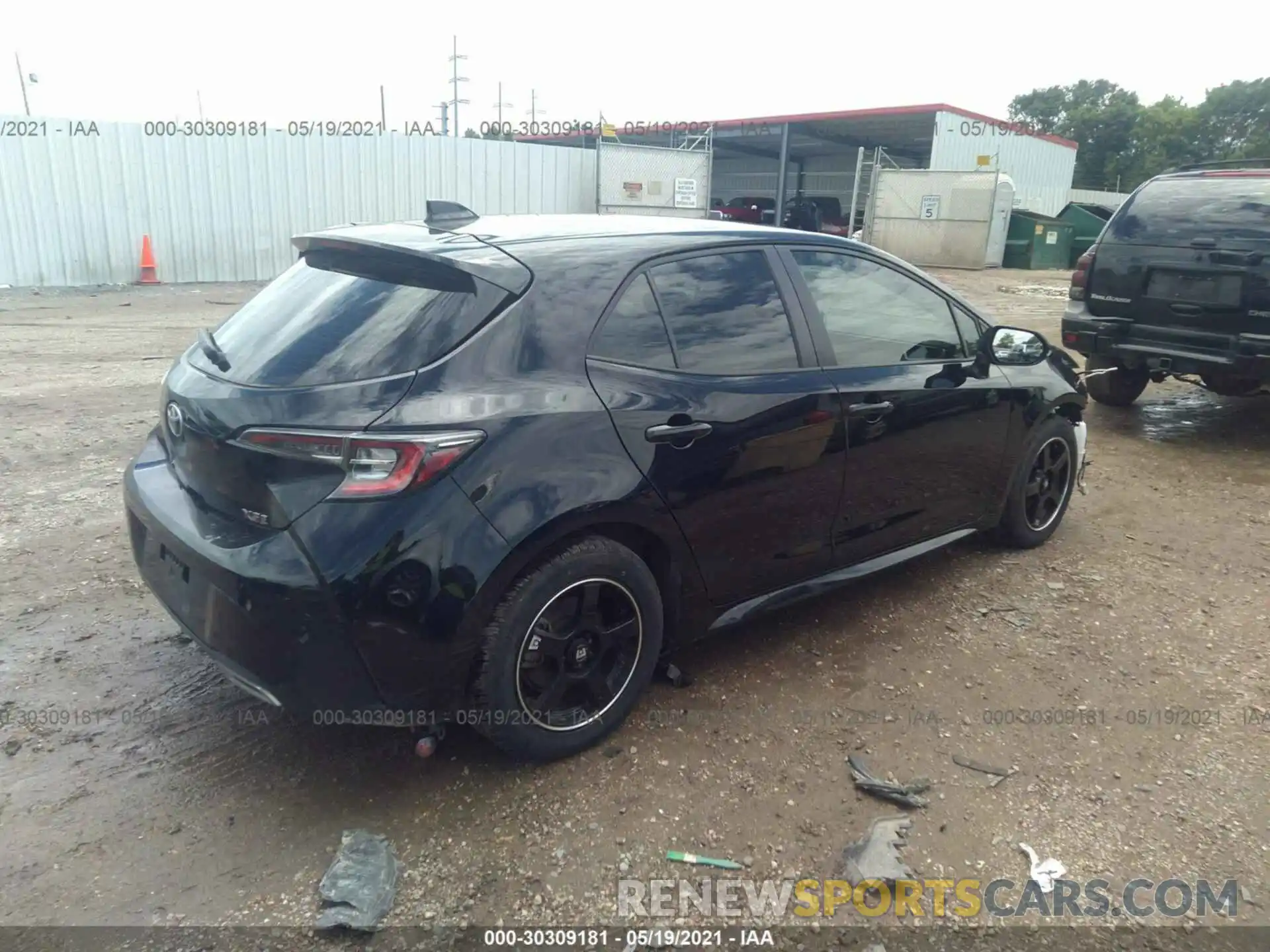 4 Photograph of a damaged car JTNC4RBE5L3085138 TOYOTA COROLLA HATCHBACK 2020