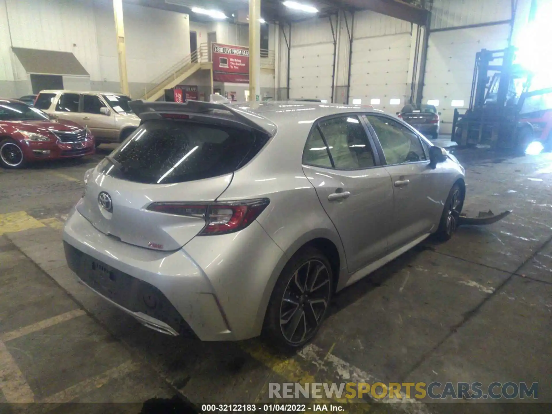 4 Photograph of a damaged car JTNC4RBE5L3090114 TOYOTA COROLLA HATCHBACK 2020