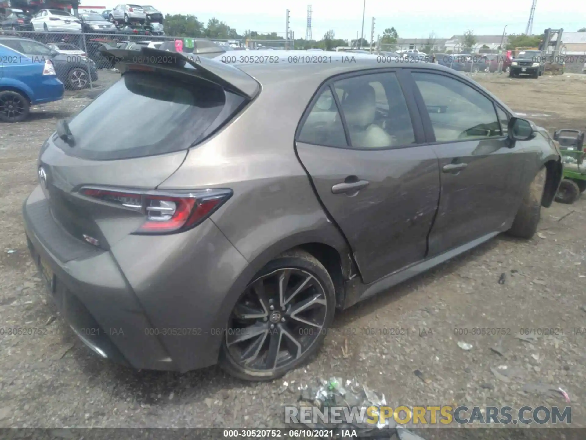 4 Photograph of a damaged car JTNC4RBE6L3079350 TOYOTA COROLLA HATCHBACK 2020