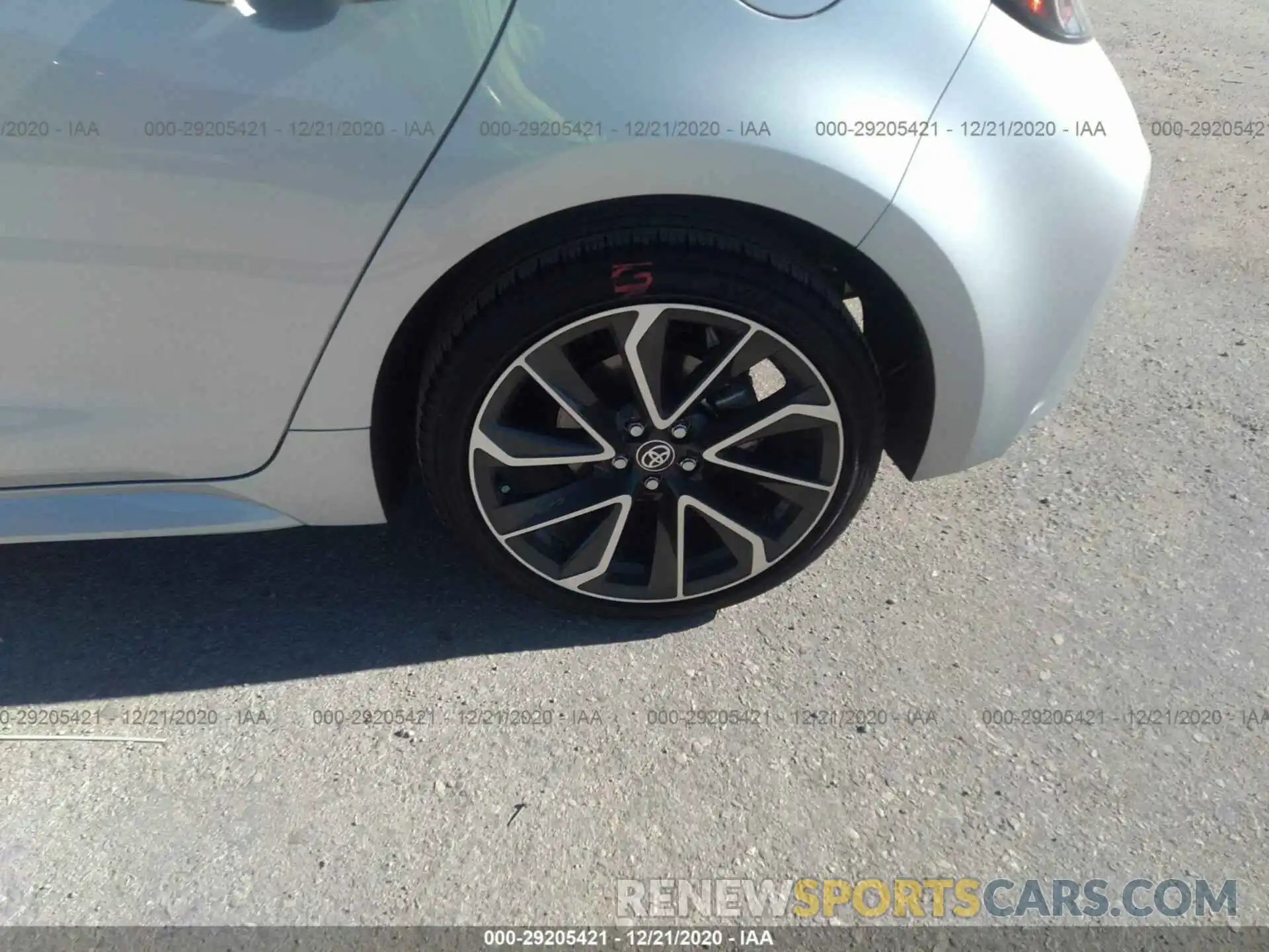 13 Photograph of a damaged car JTNC4RBE7L3081608 TOYOTA COROLLA HATCHBACK 2020