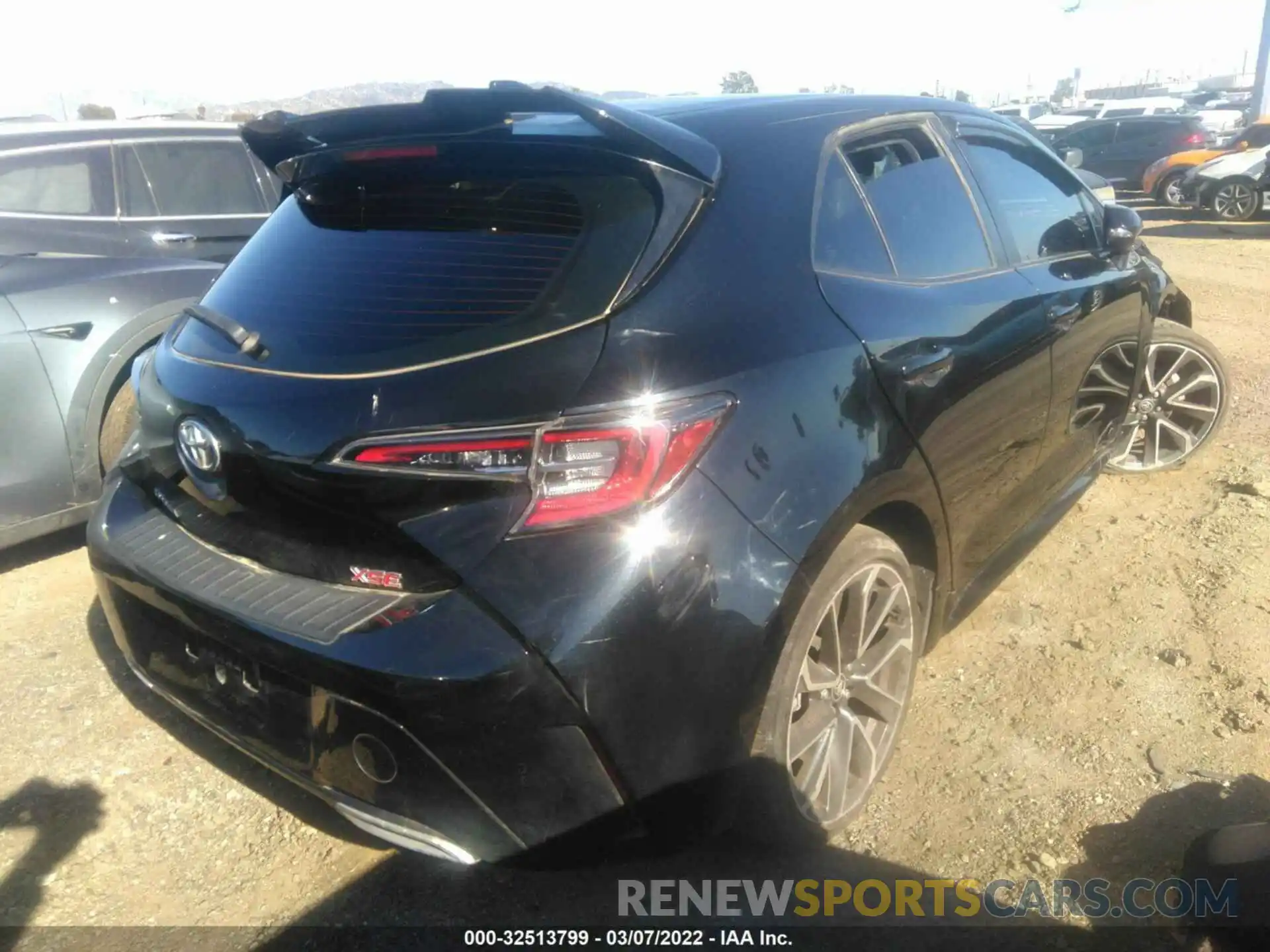 4 Photograph of a damaged car JTNC4RBE7L3082452 TOYOTA COROLLA HATCHBACK 2020