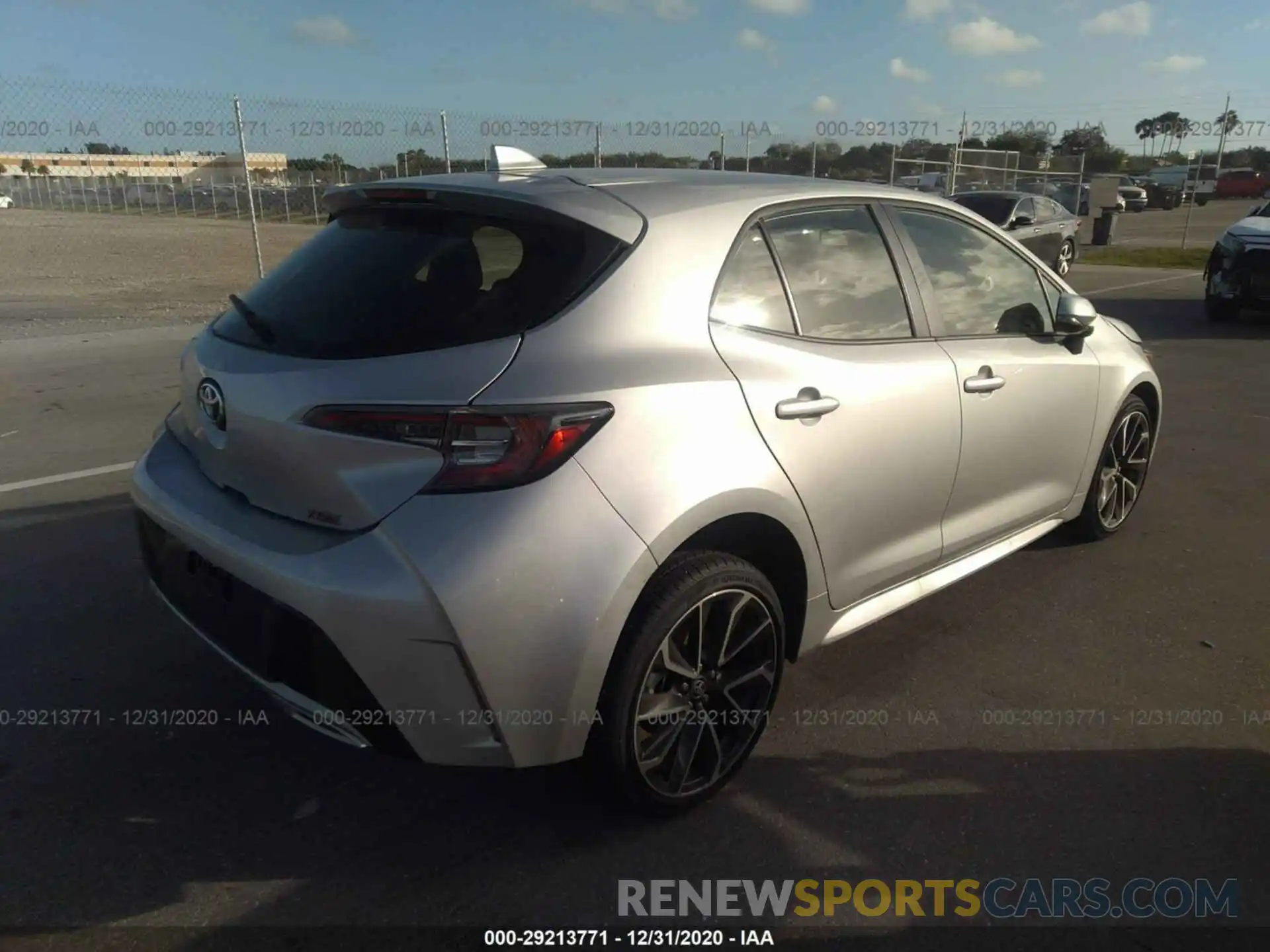 4 Photograph of a damaged car JTNC4RBE7L3101713 TOYOTA COROLLA HATCHBACK 2020