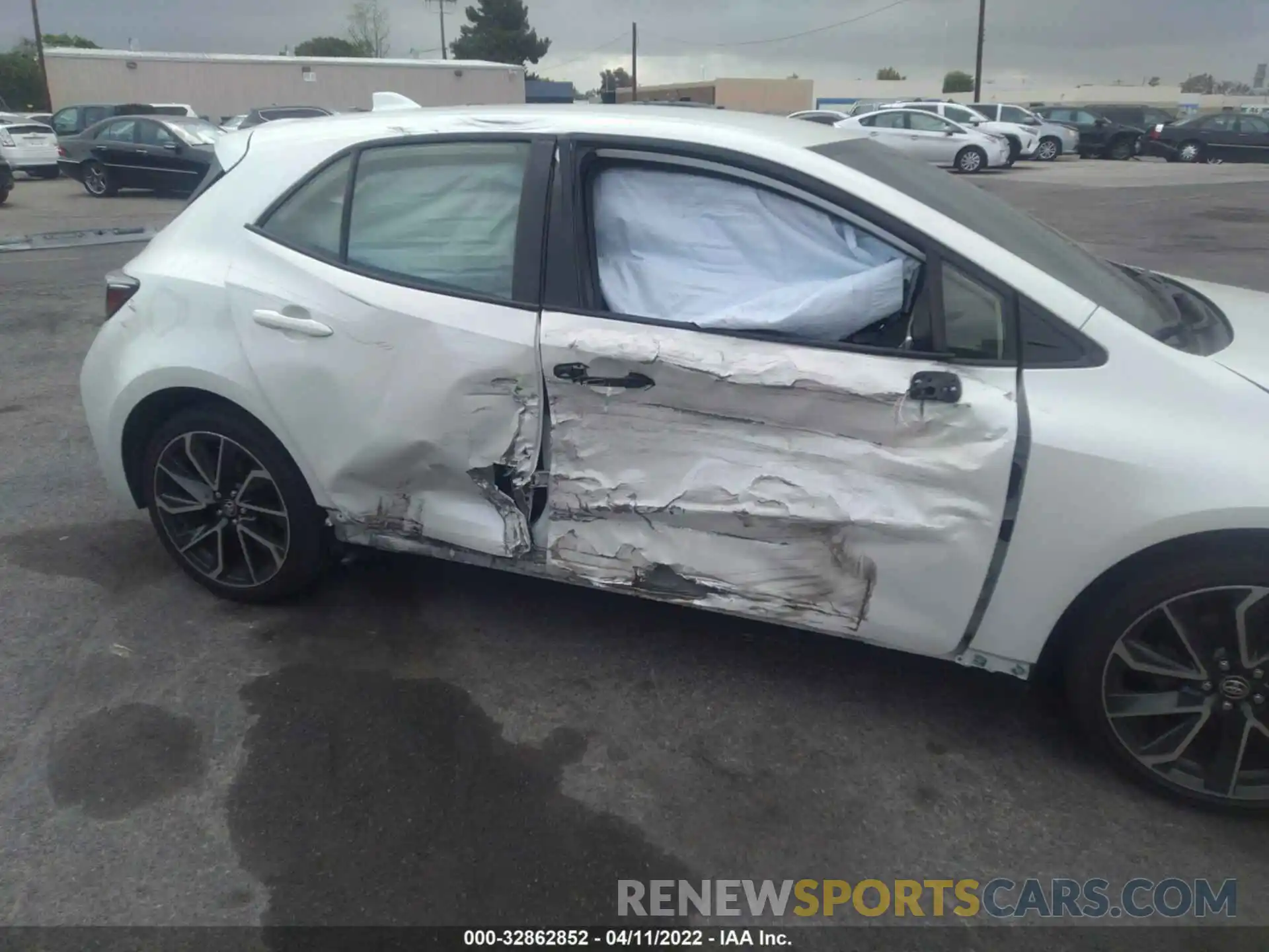 6 Photograph of a damaged car JTNC4RBE8L3085828 TOYOTA COROLLA HATCHBACK 2020