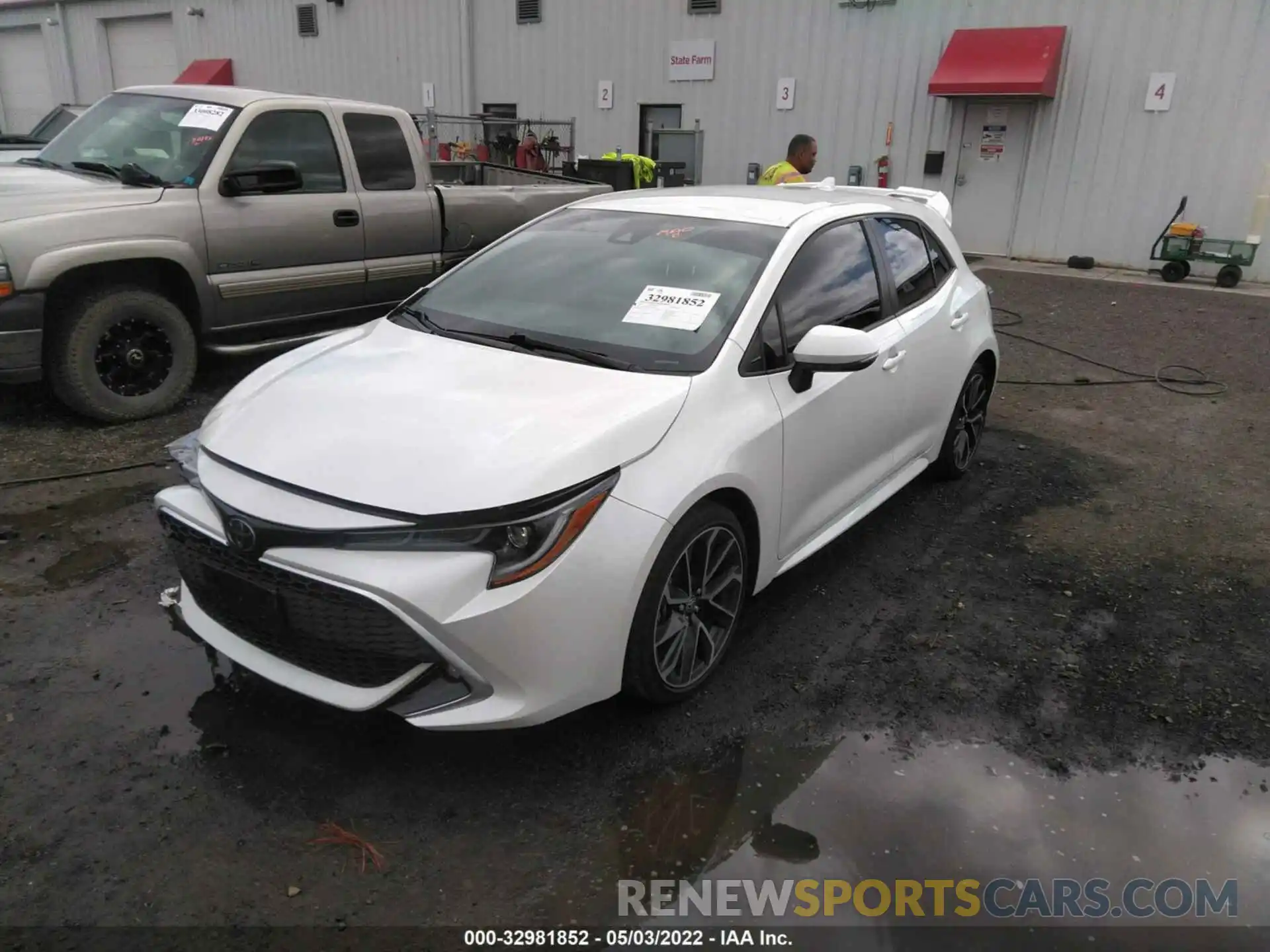 2 Photograph of a damaged car JTNC4RBE8L3094478 TOYOTA COROLLA HATCHBACK 2020