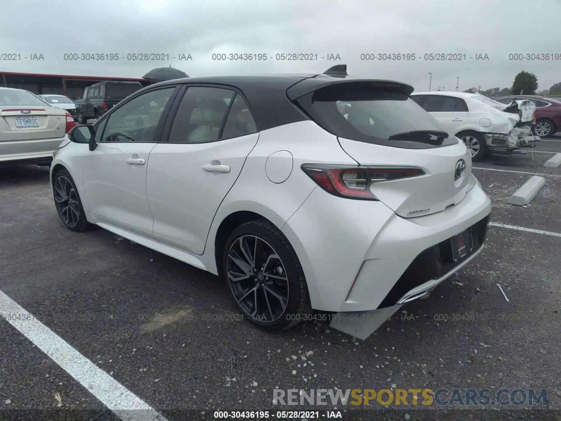 3 Photograph of a damaged car JTNC4RBE9L3098099 TOYOTA COROLLA HATCHBACK 2020