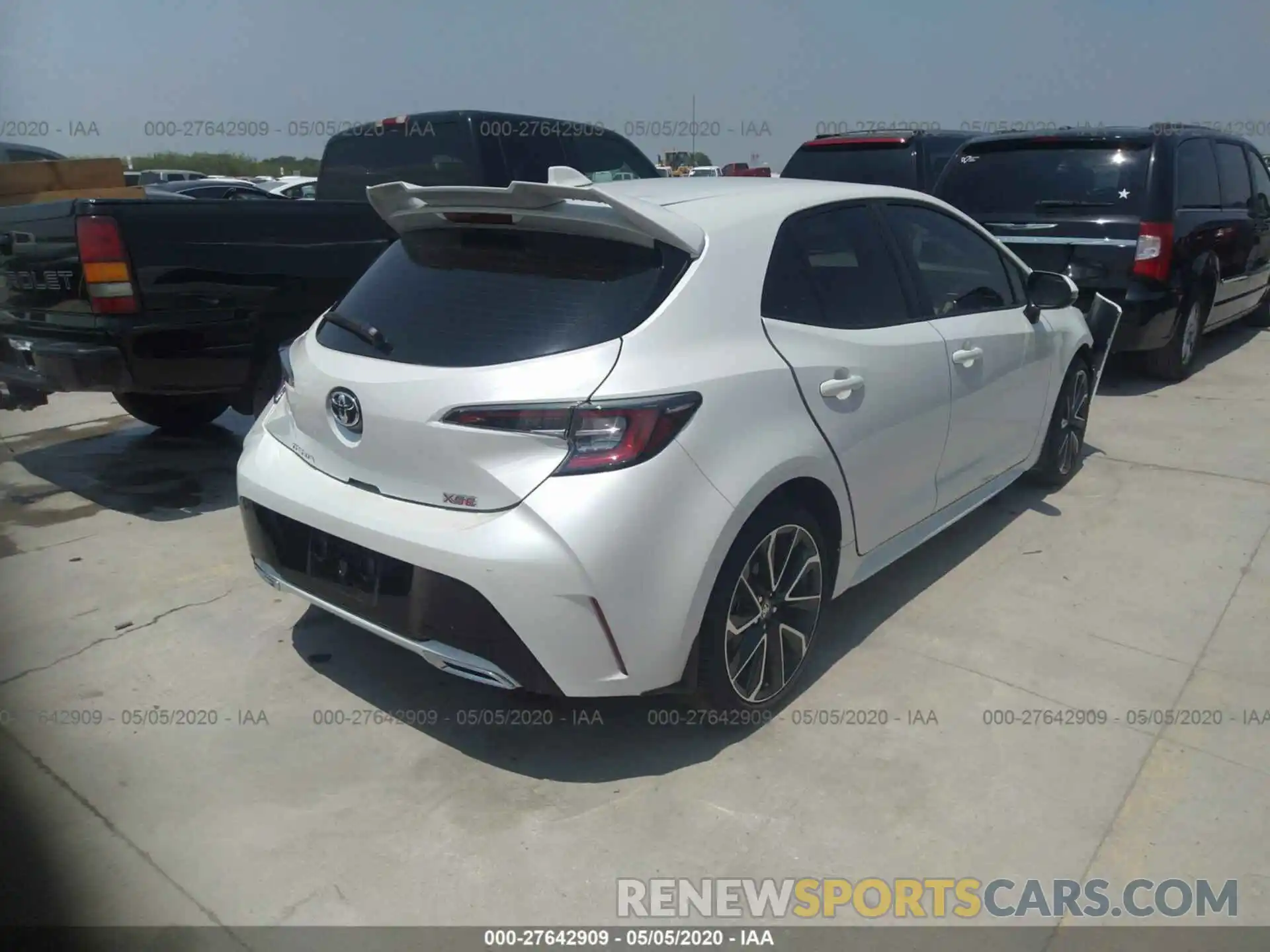 4 Photograph of a damaged car JTNC4RBEXL3085717 TOYOTA COROLLA HATCHBACK 2020